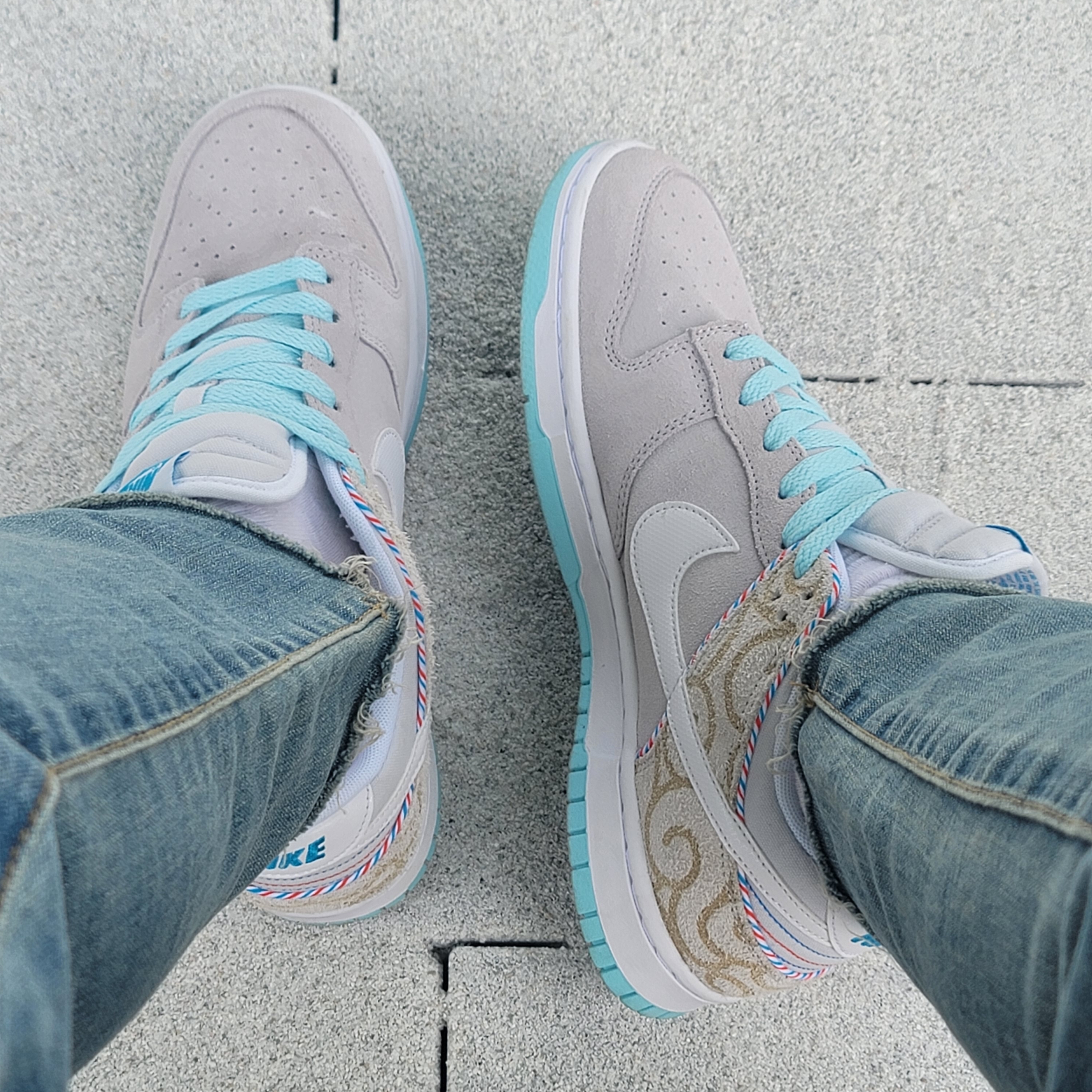 Nike Dunk Low Retro SE Barber Shop Grey 착용 스타일