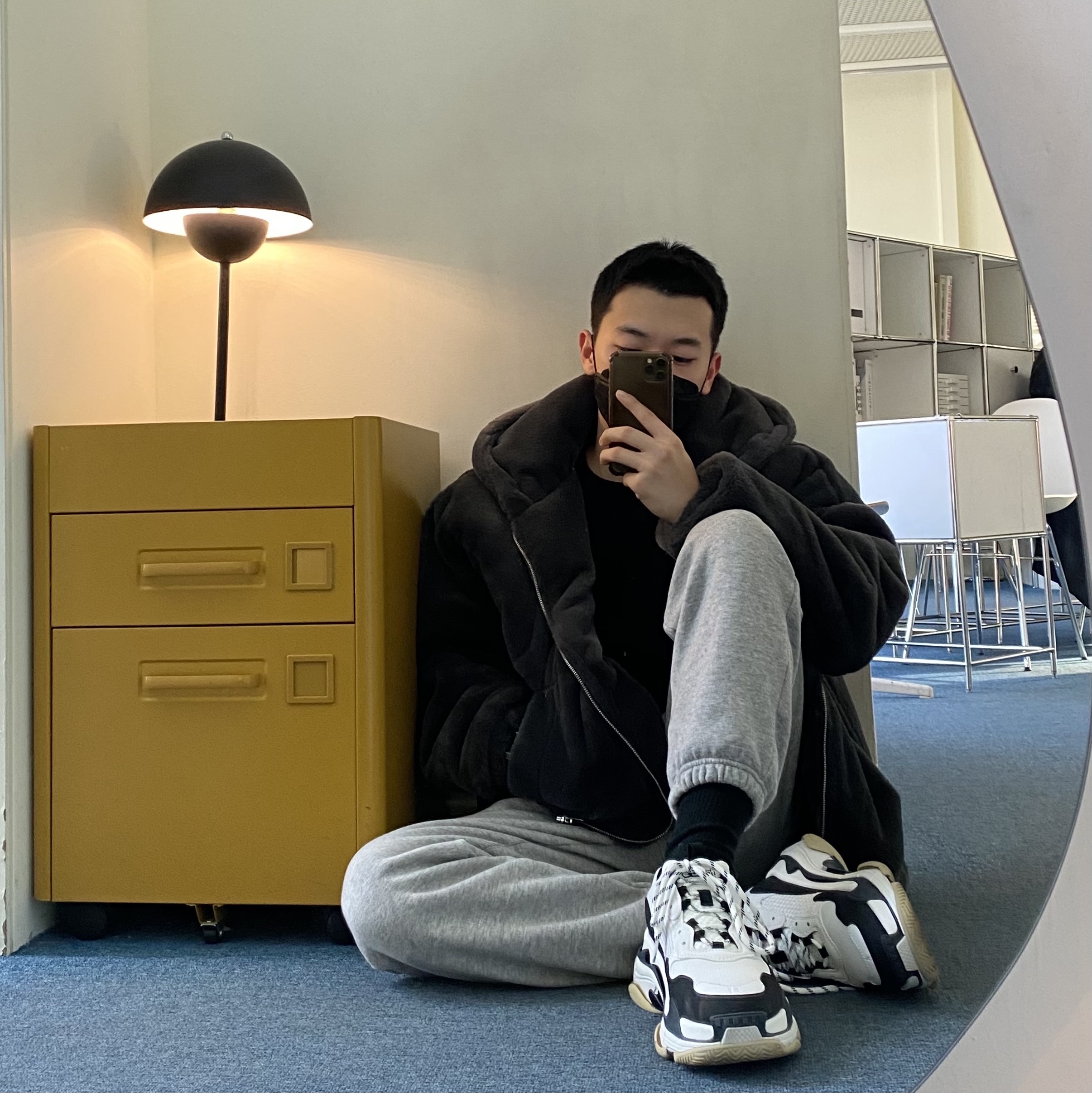 Balenciaga Triple S Trainer White Black 착용 스타일