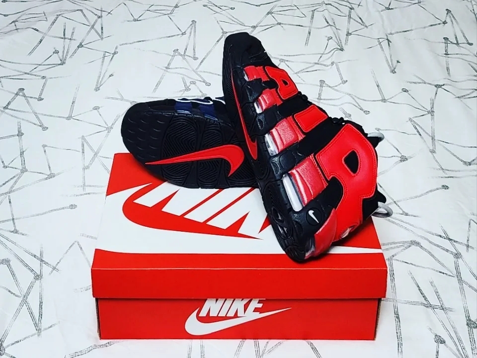 Nike Air More Uptempo 96 Black University Red 착용 스타일 - 4