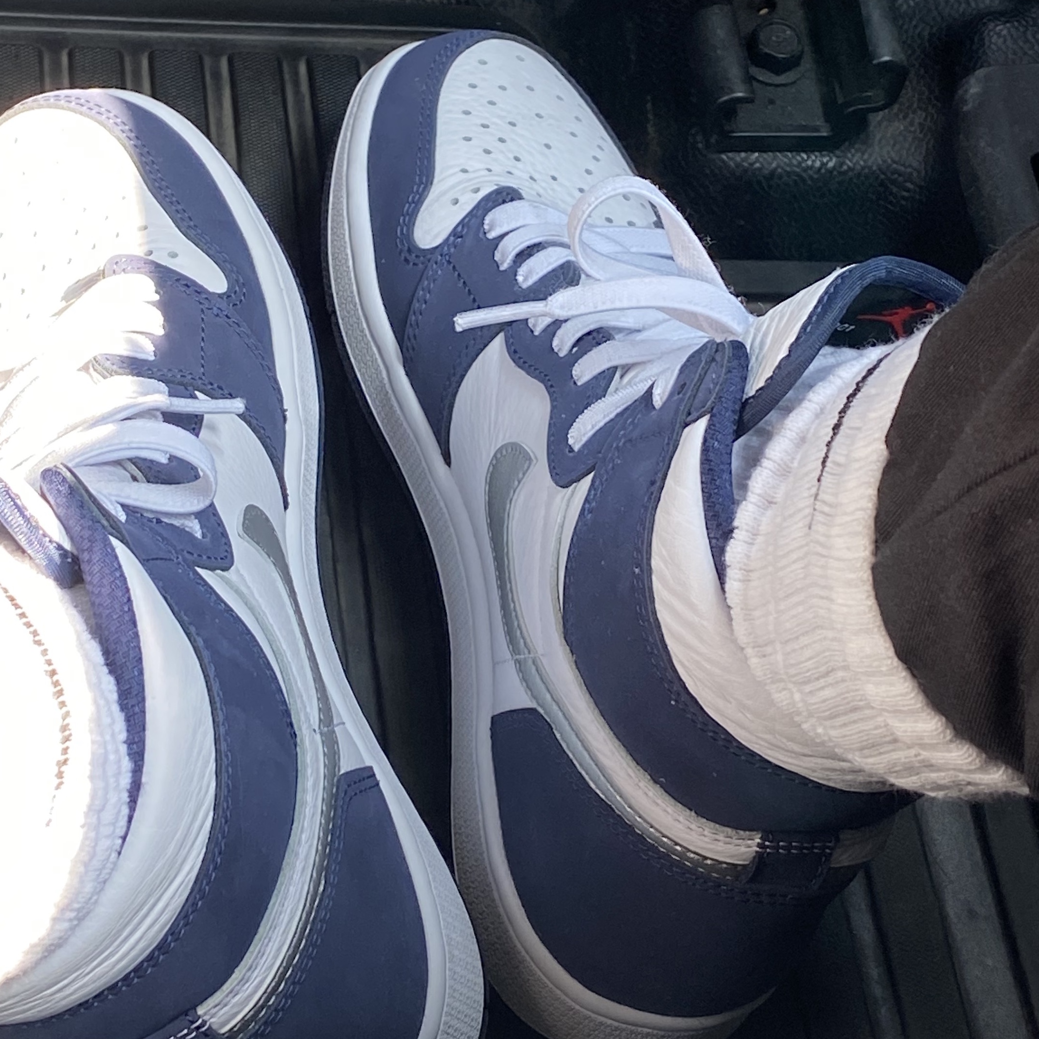 Jordan 1 Retro High OG CO.JP Midnight Navy 착용 스타일 - 2