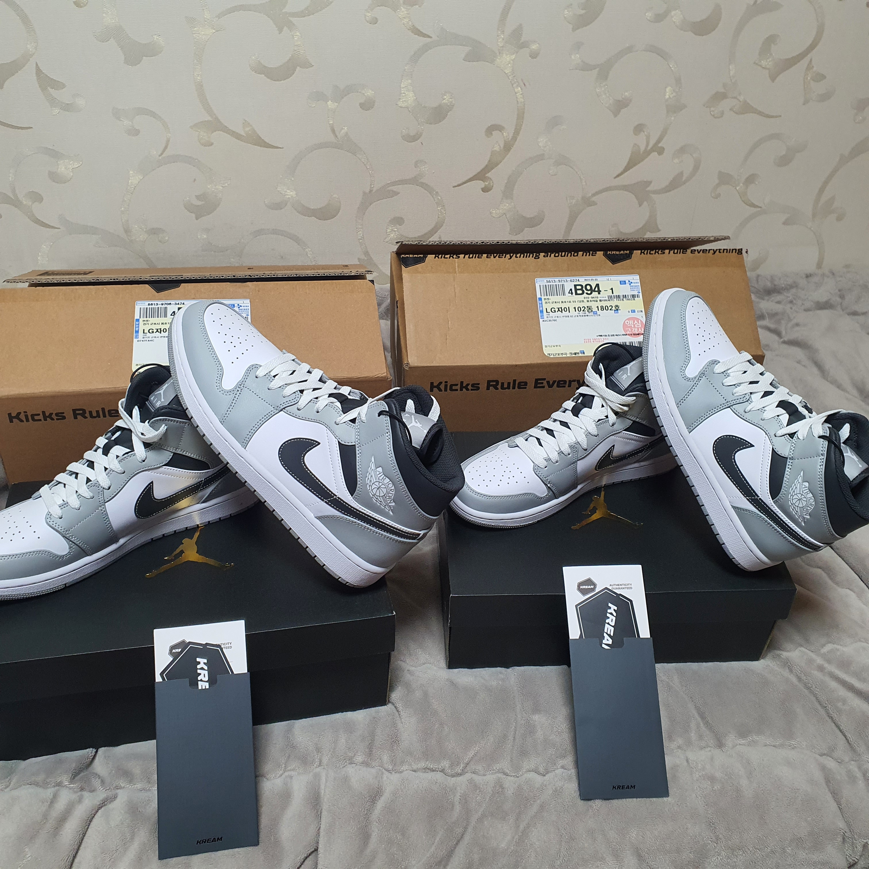 Jordan 1 Mid Light Smoke Grey Anthracite 착용 스타일 - 1