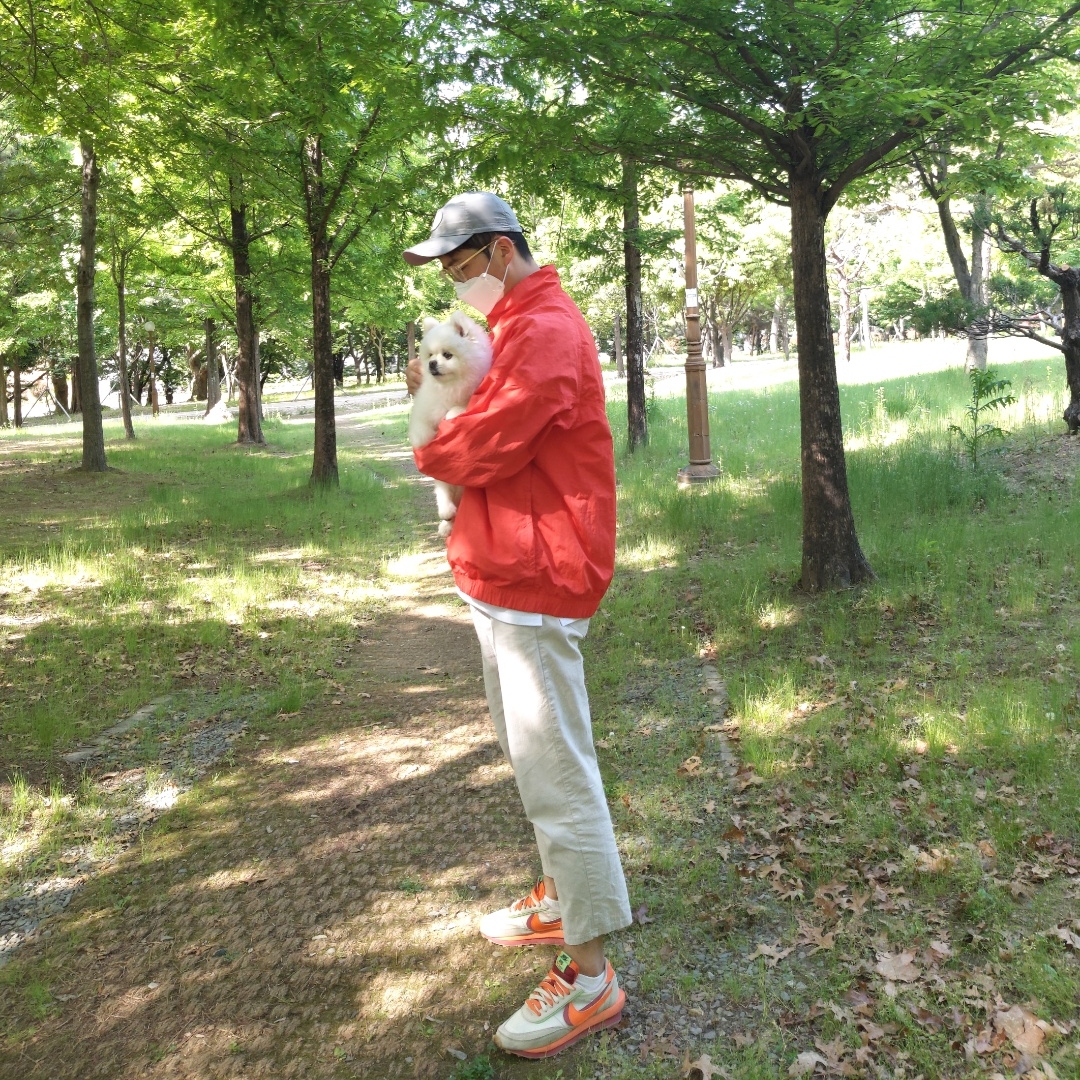 Nike x Sacai x Clot LDWaffle Orange Blaze, Nike x Stussy Windrunner Jacket Habanero Red 착용 스타일 - 1