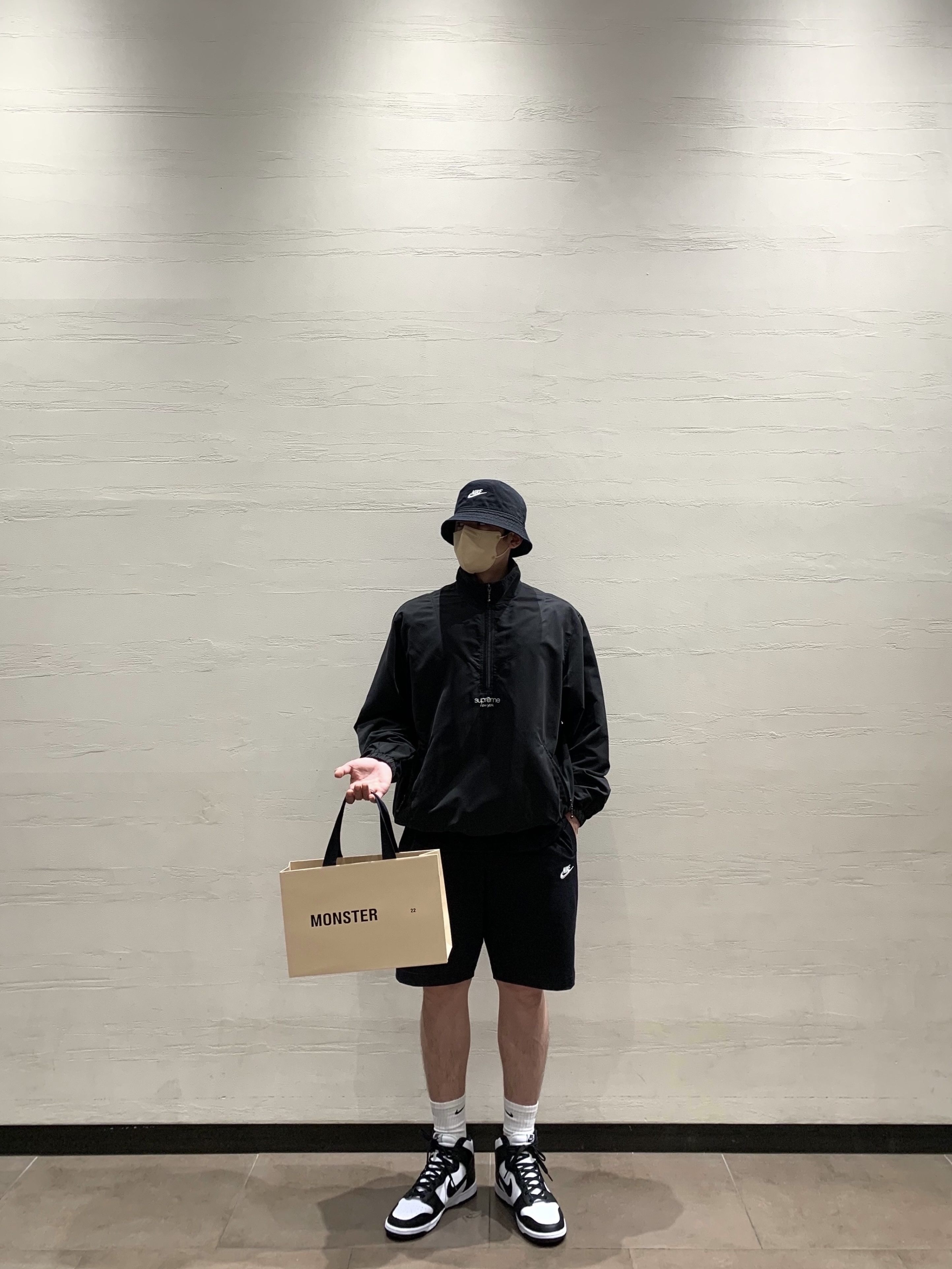 Gentle Monster Roudy 01 Black, Nike Futura Washed Bucket Hat Black 착용 스타일 - 1