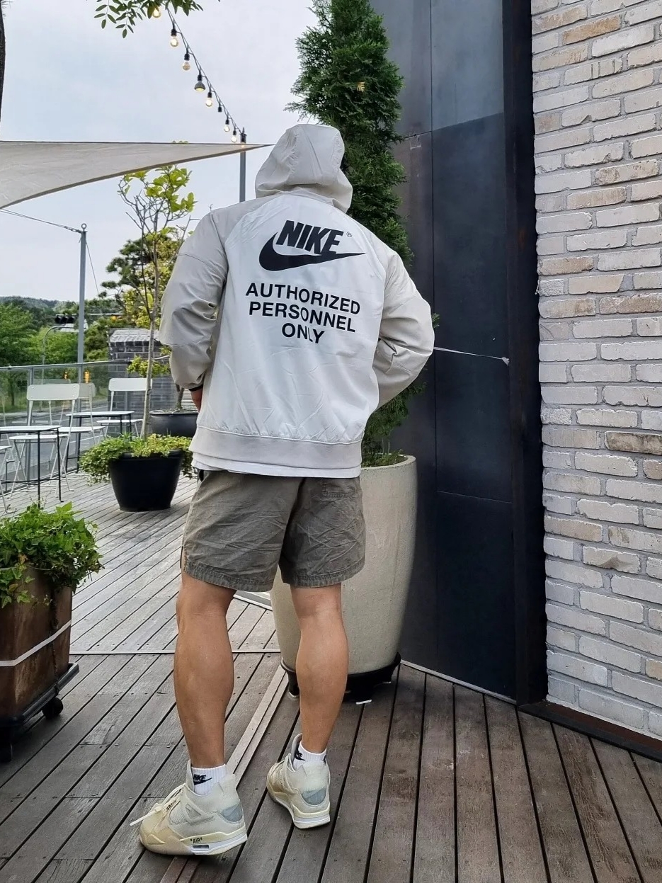 (W) Jordan 4 x Off-White Retro SP Sail, Nike Heritage Washed Woven Shorts Light Army - US/EU 착용 스타일 - 3