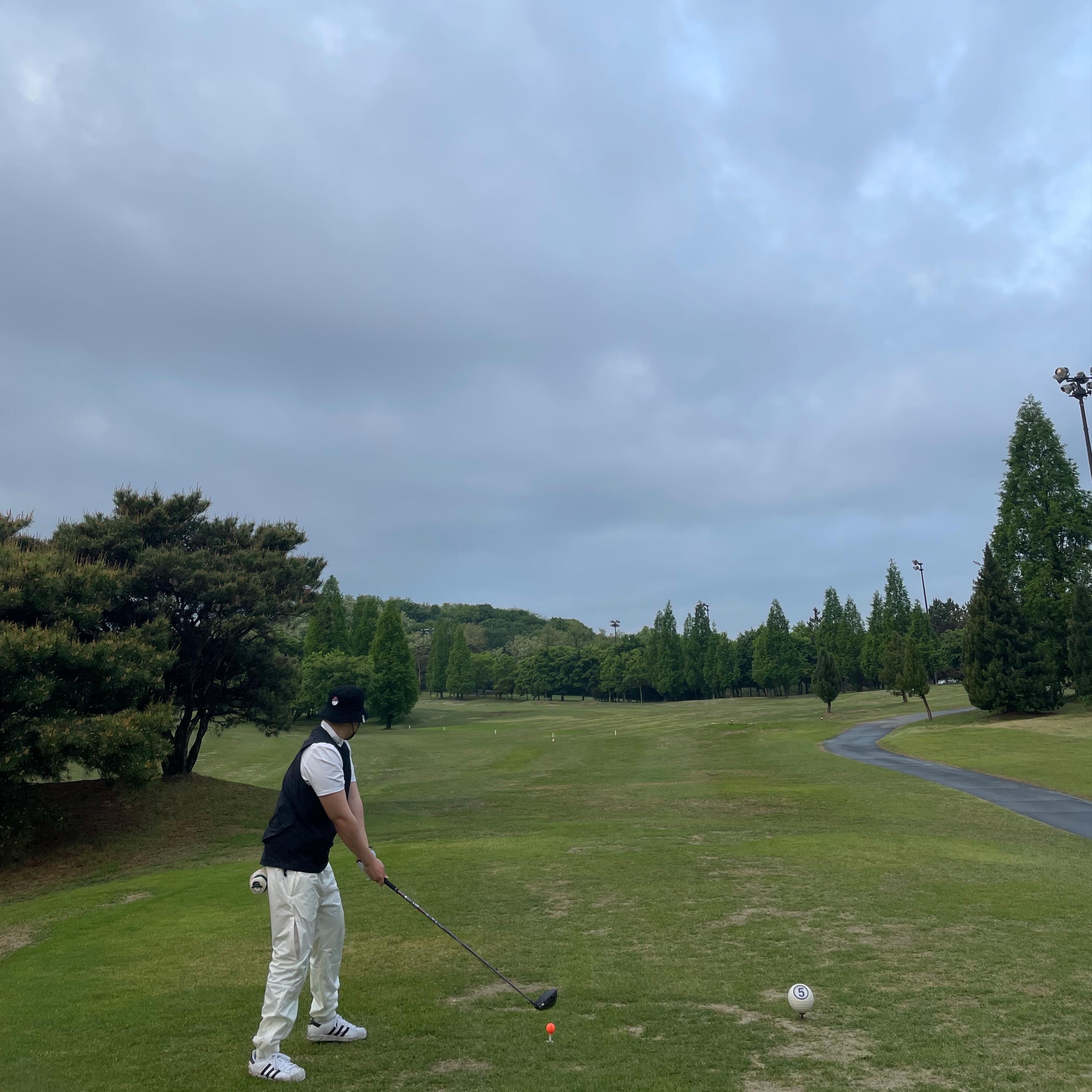 Malbon Golf Buckets Ball Case Ivory, Malbon Golf Bucket Hat Black 착용 스타일