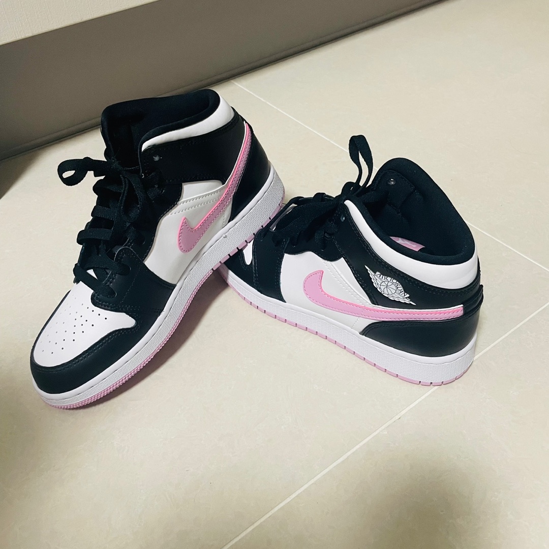 (GS) Jordan 1 Mid Light Arctic Pink 착용 스타일 - 1