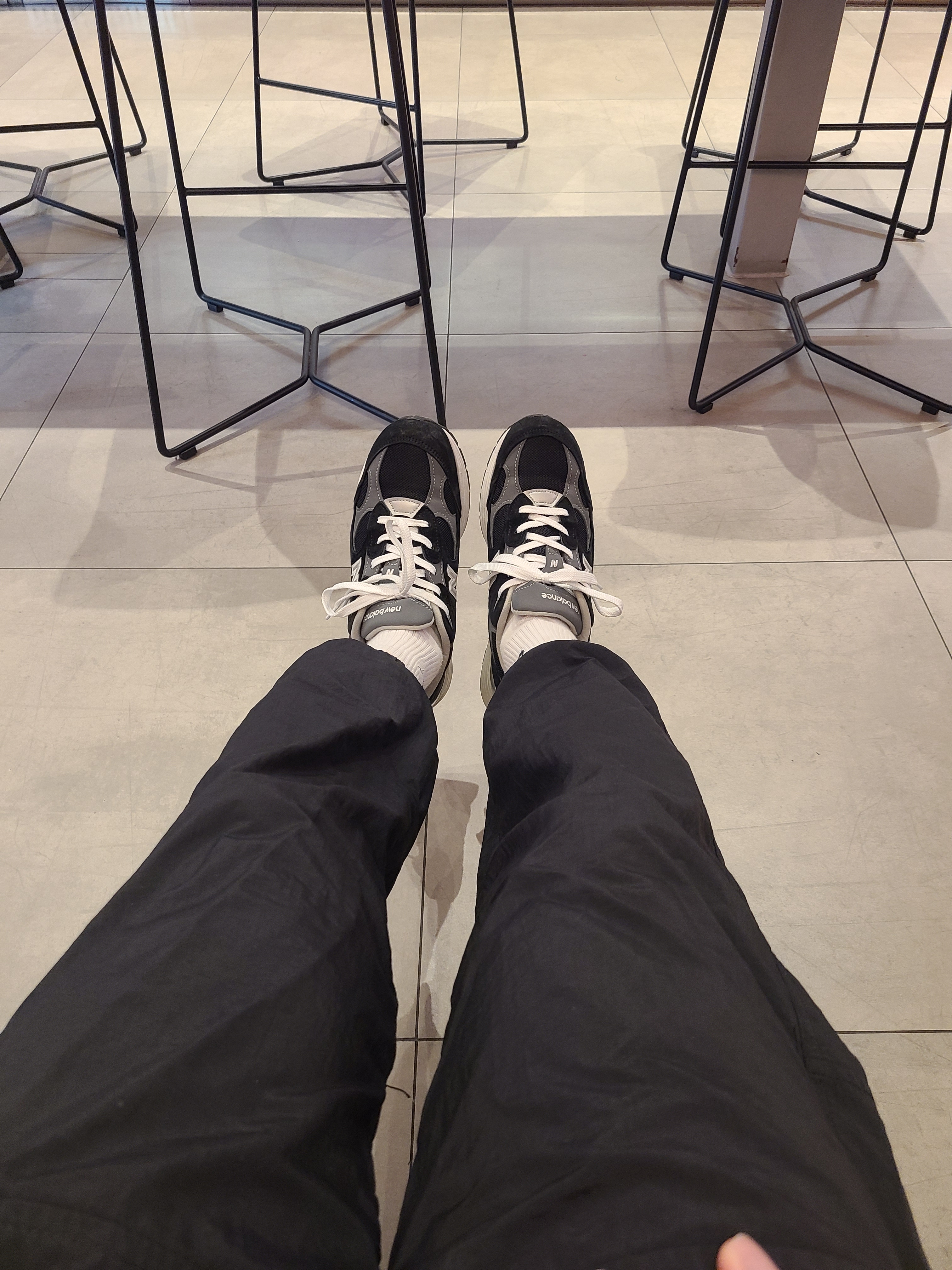 New Balance 992 Made in USA Black Grey 착용 스타일 - 3