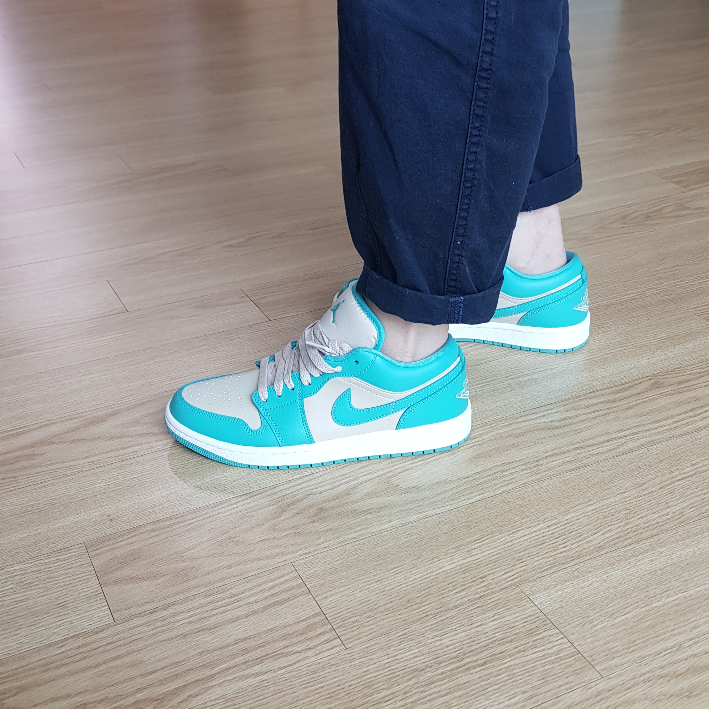 (W) Jordan 1 Low Sanddrift Washed Teal 착용 스타일 - 1