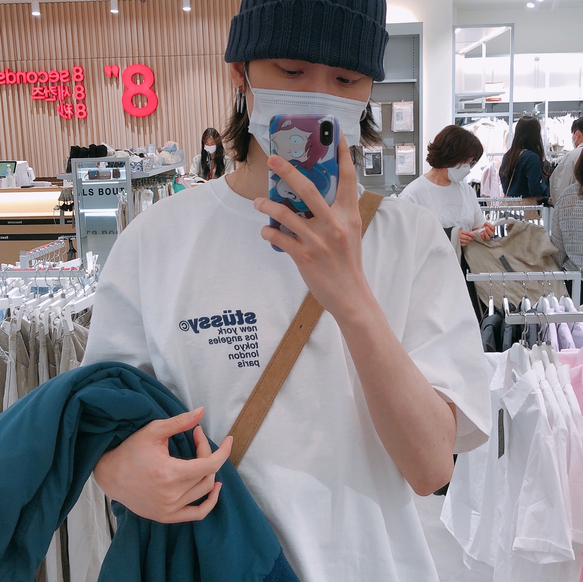 Stussy Strawberry T-Shirt White 착용 스타일 - 2