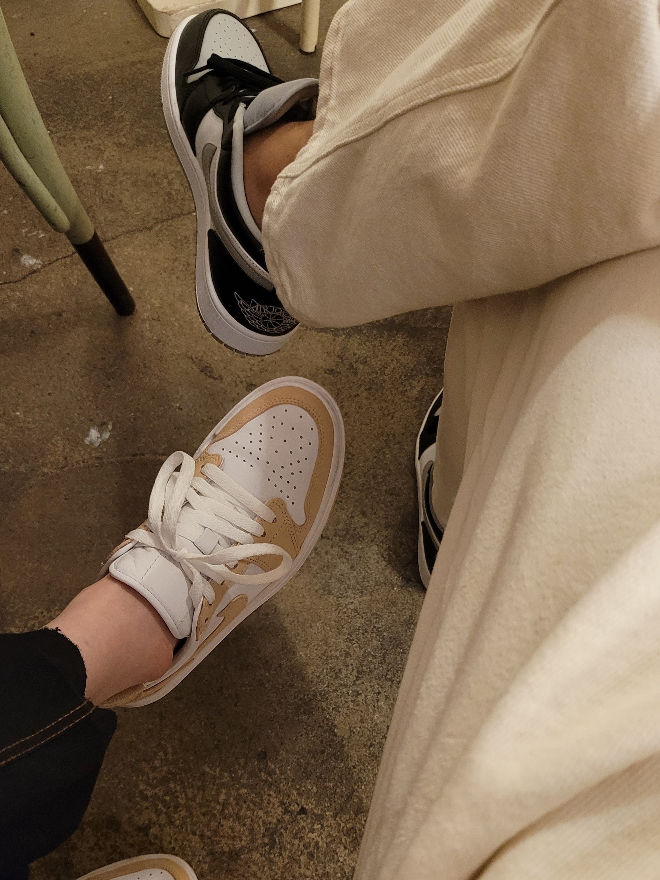 (W) Jordan 1 Elevate Low White Onyx, Jordan 1 Low Black Light Smoke Grey 착용 스타일