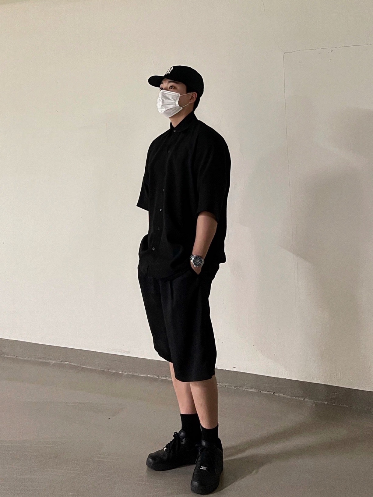 Nike Air Force 1 '07 Low Triple Black 착용 스타일