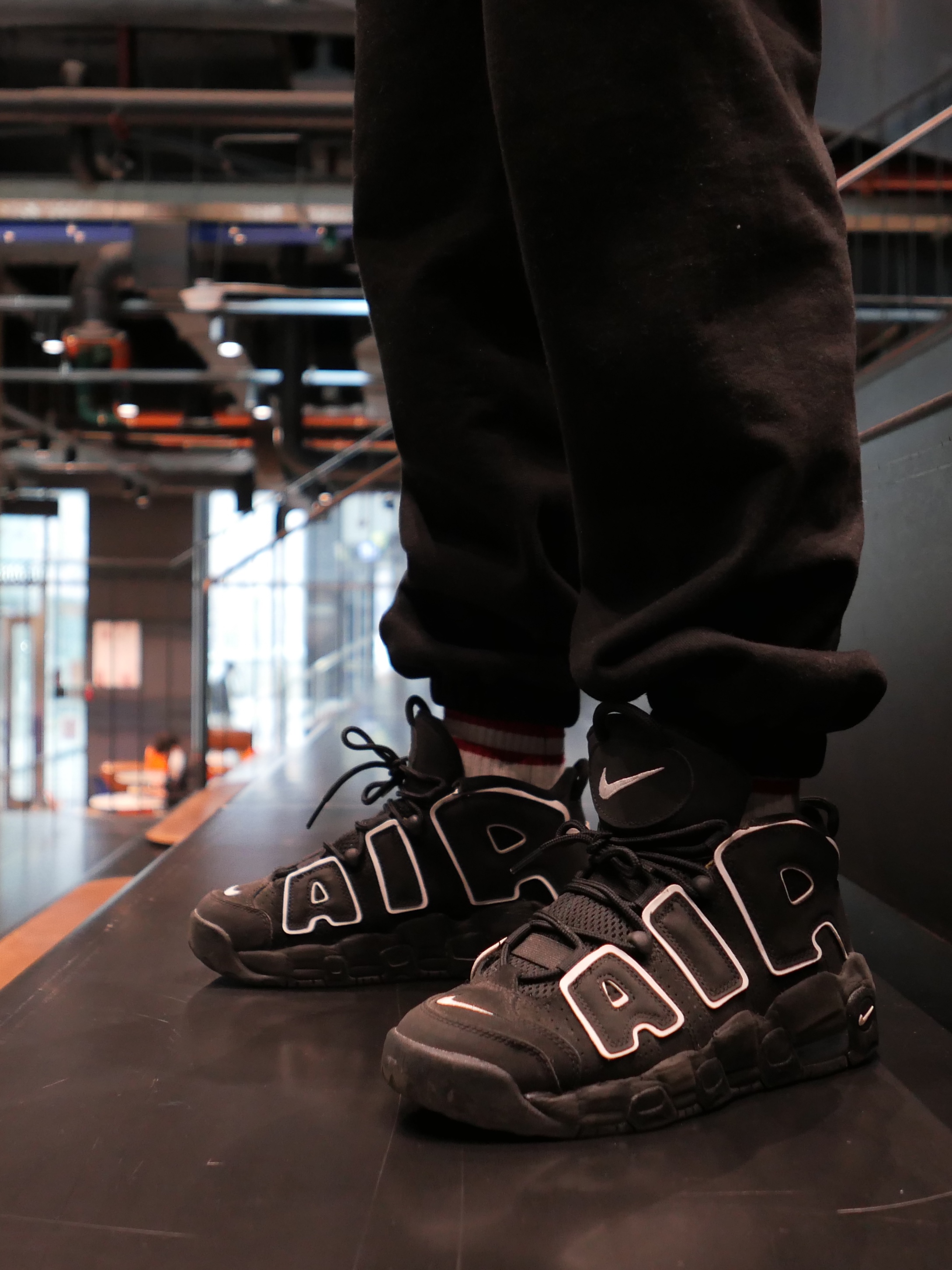 (GS) Nike Air More Uptempo Black White 2020 착용 스타일 - 2