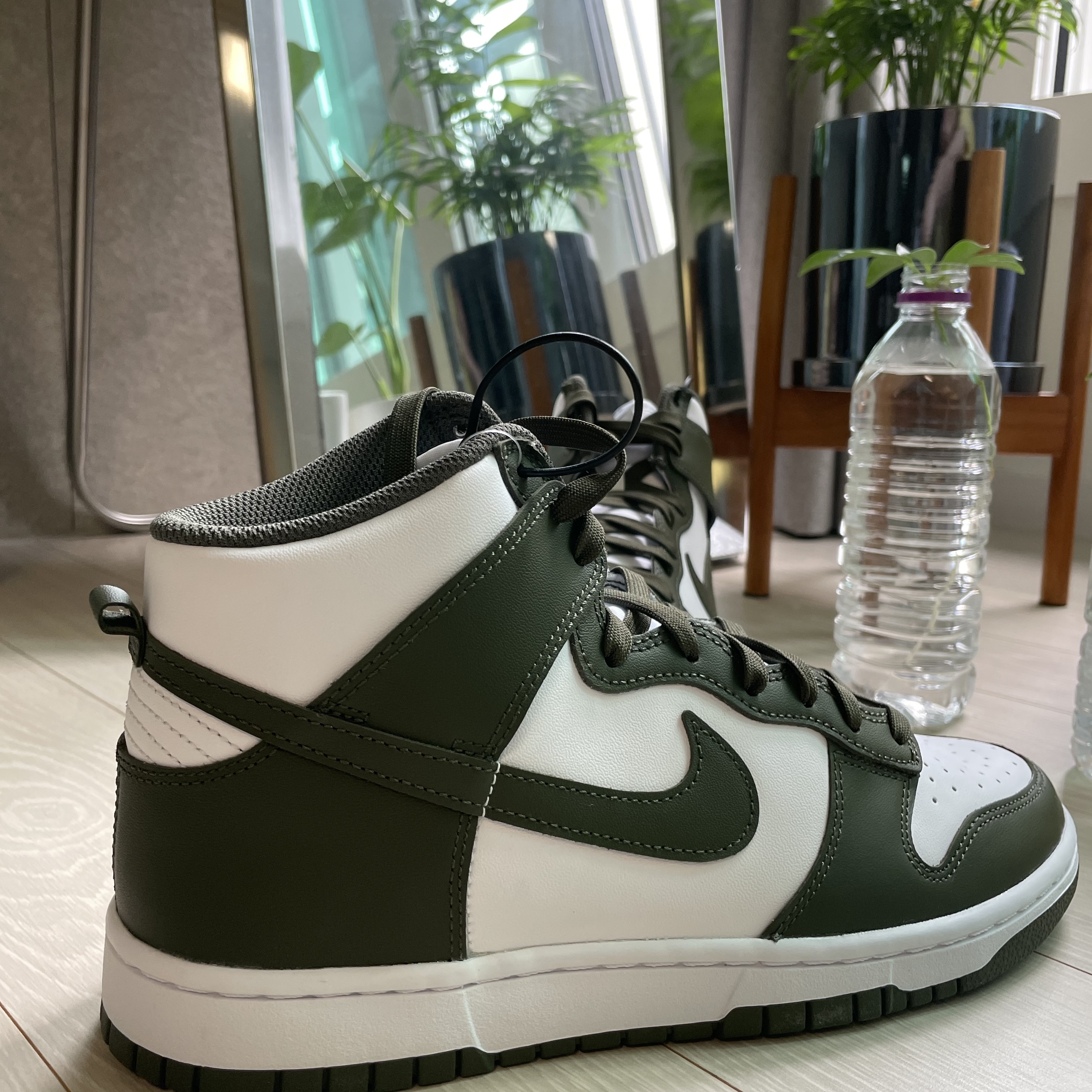 Nike Dunk High Retro Championship Khaki 착용 스타일 - 3