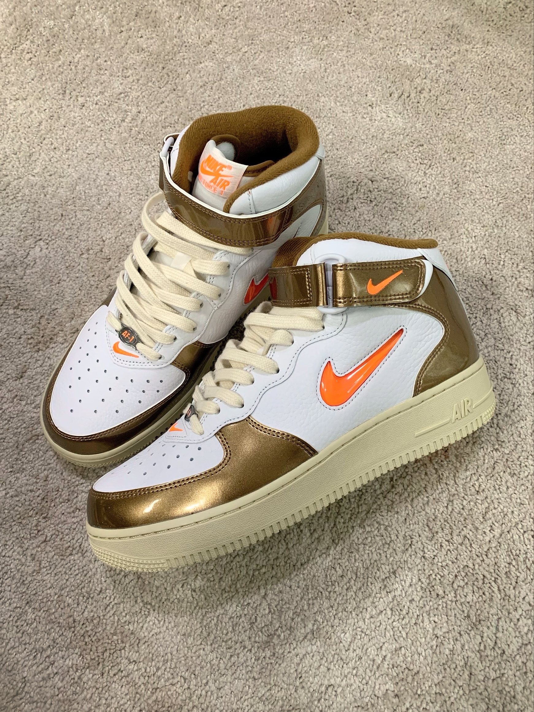 Nike Air Force 1 Mid QS Ale Brown 착용 스타일