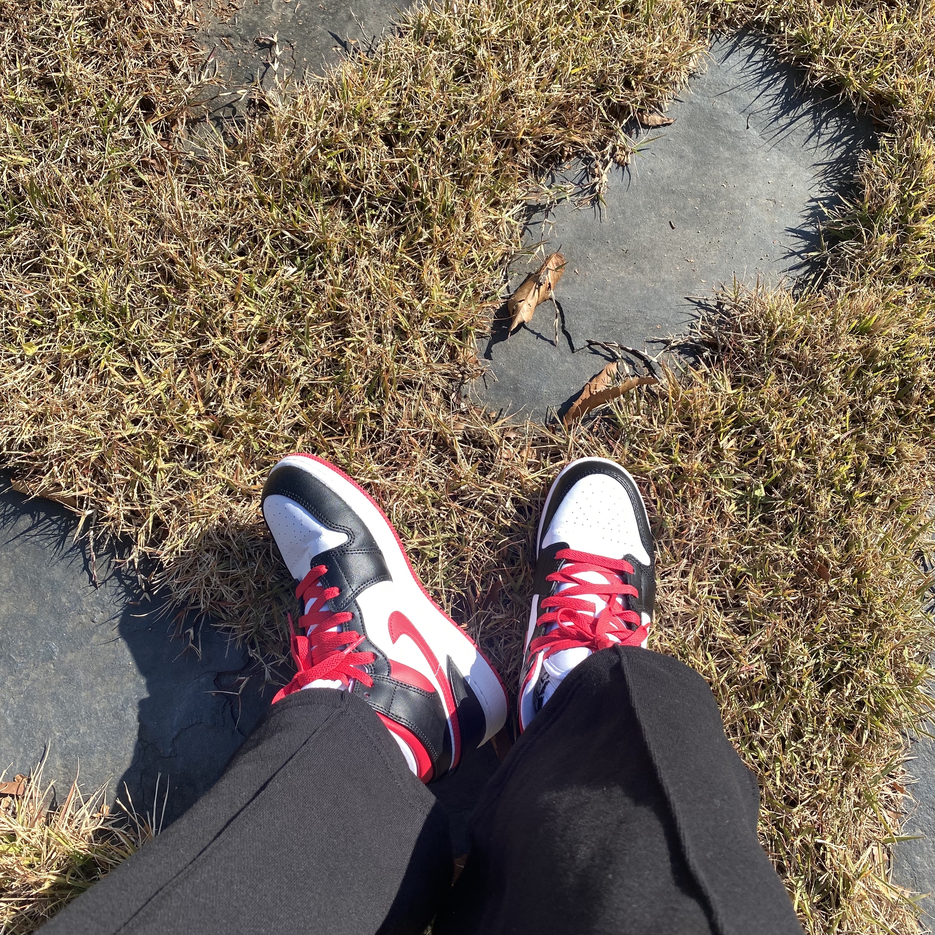 (GS) Jordan 1 Mid Very Berry  착용 스타일