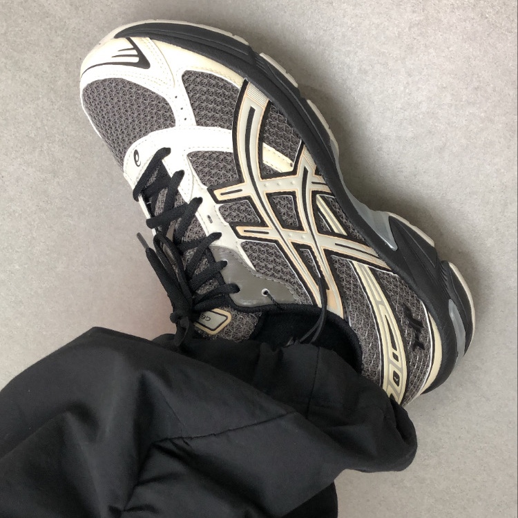 Asics x I4P Gel-1130 Mink Glacier Grey 착용 스타일