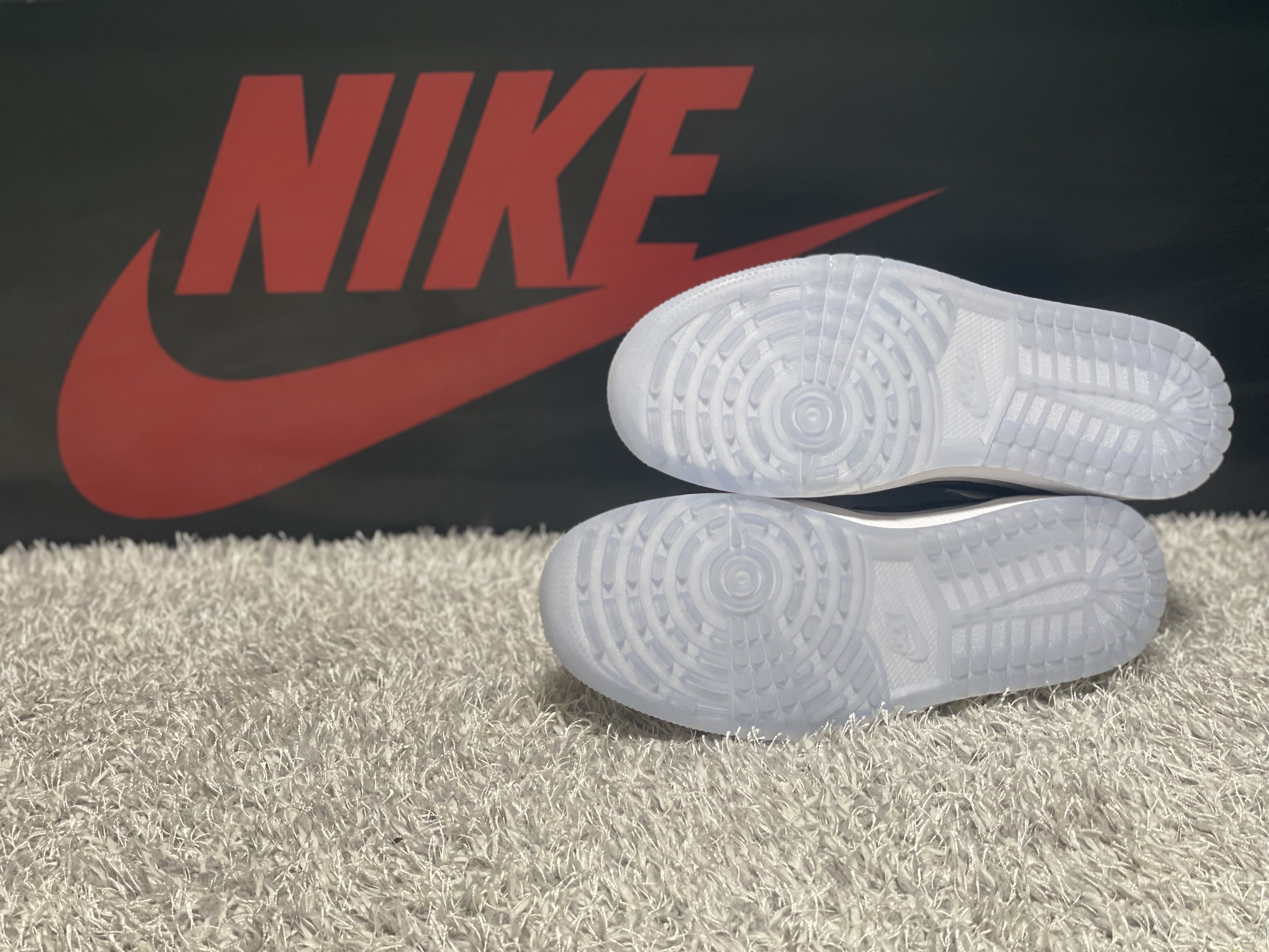 Jordan 1 Low Golf Wolf Grey 착용 스타일 - 4