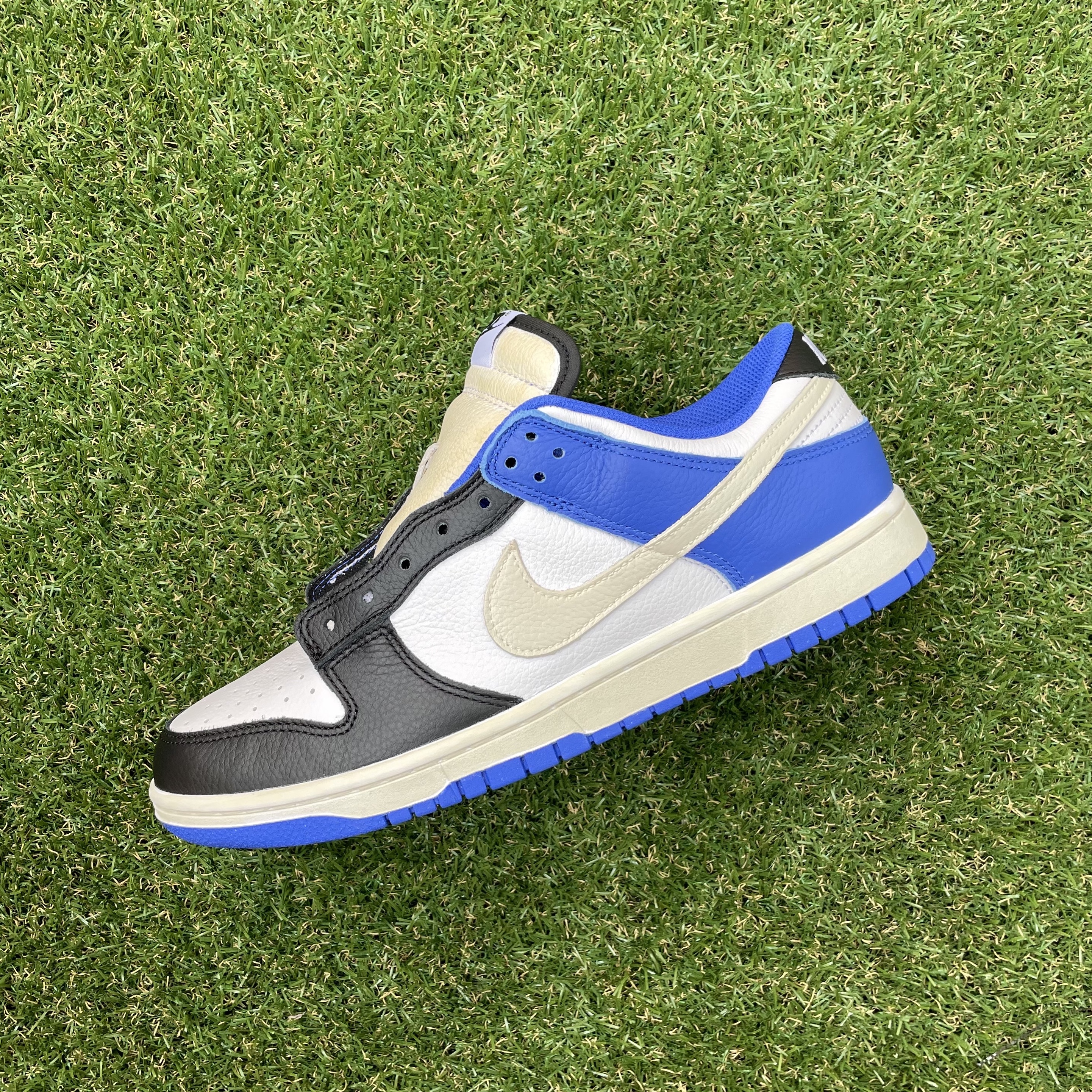 Jordan 1 x Travis Scott x Fragment Retro Low OG SP Military Blue 착용 스타일 - 2