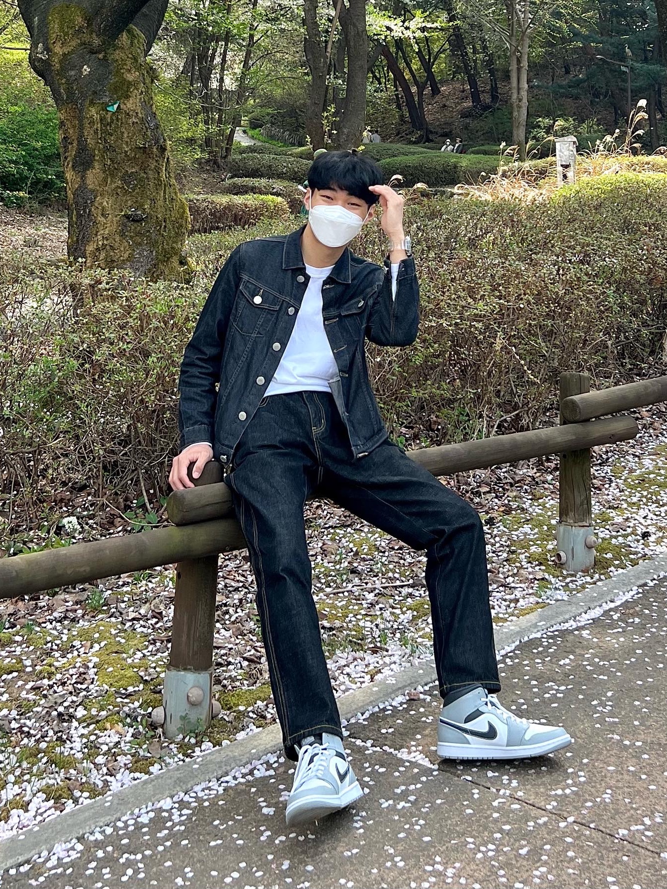 Jordan 1 Mid Light Smoke Grey Anthracite 착용 스타일