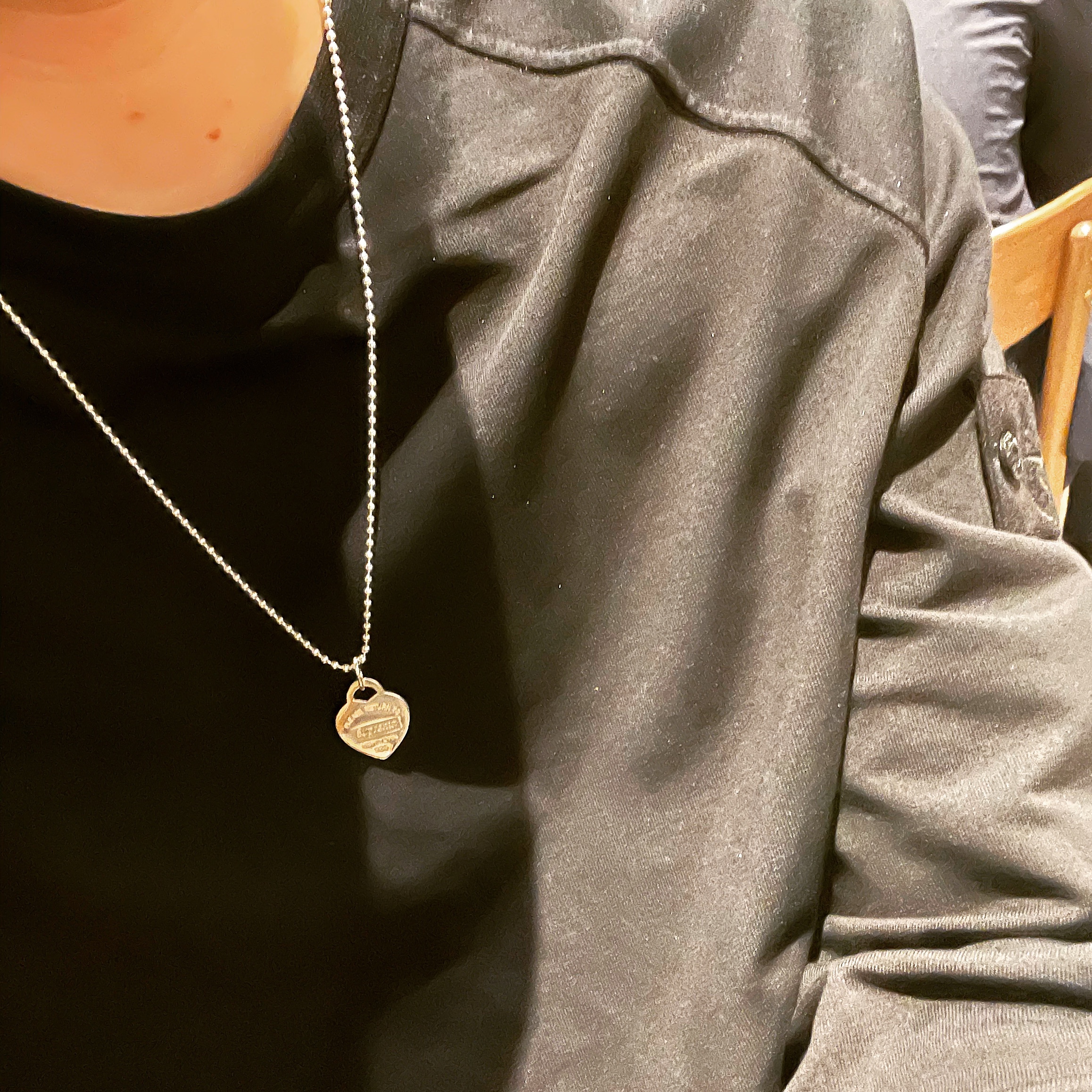 Supreme x Tiffany & Co. Return to Tiffany Heart Tag Pendant - 21FW, Stone Island 632F3 Ghost Piece Cotton Stretch Fleece Sweatshirt Black - 22SS 착용 스타일
