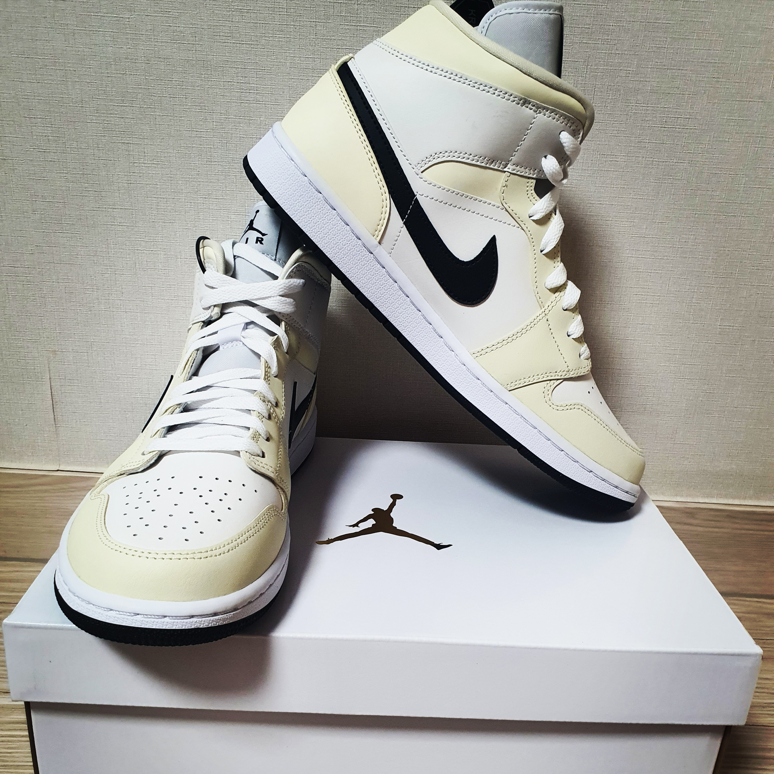 (W) Jordan 1 Mid Coconut Milk 착용 스타일