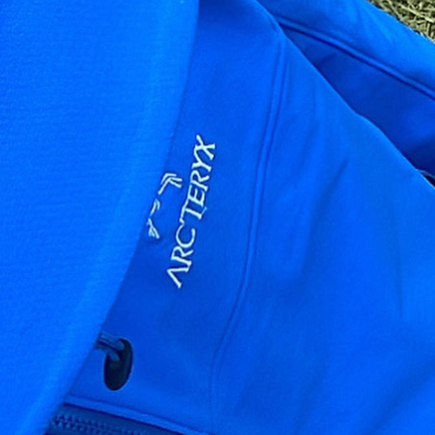 Arc'teryx Squamish Hoody Black, Arc'teryx Beta LT Jacket Black 착용 스타일 - 2