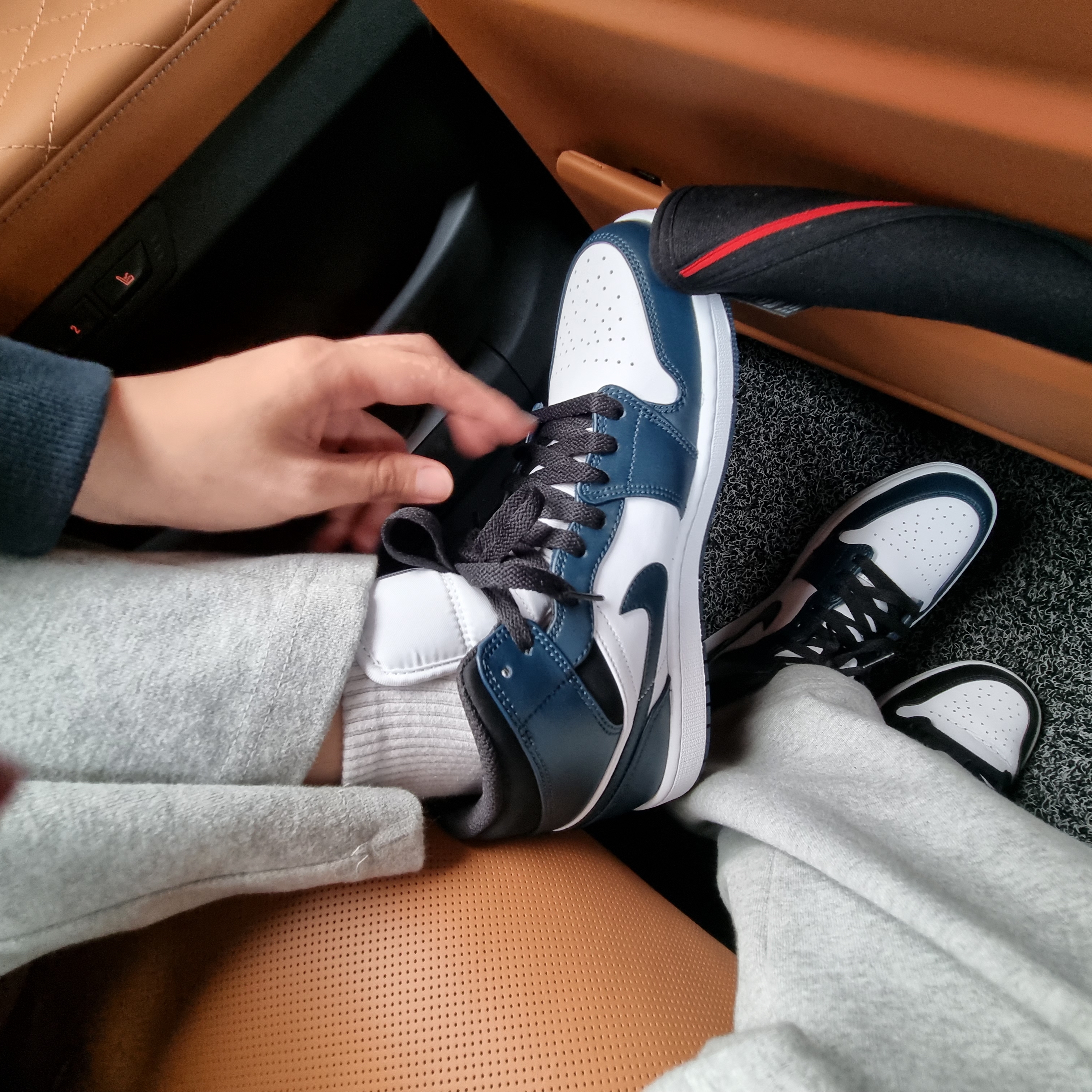 Jordan 1 Mid Dark Teal 착용 스타일 - 2