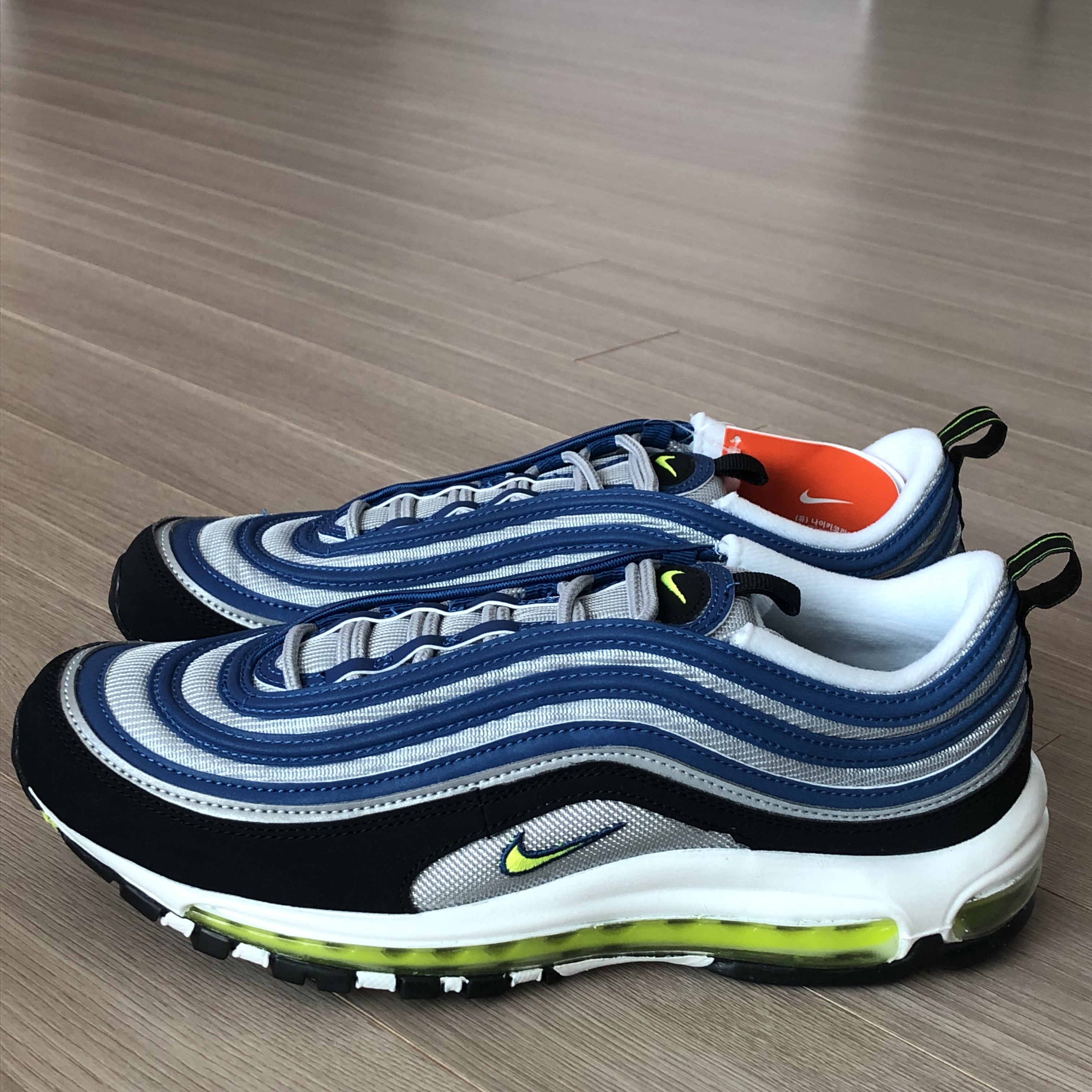 Nike Air Max 97 OG Atlantic Blue and Voltage Yellow 착용 스타일 - 1