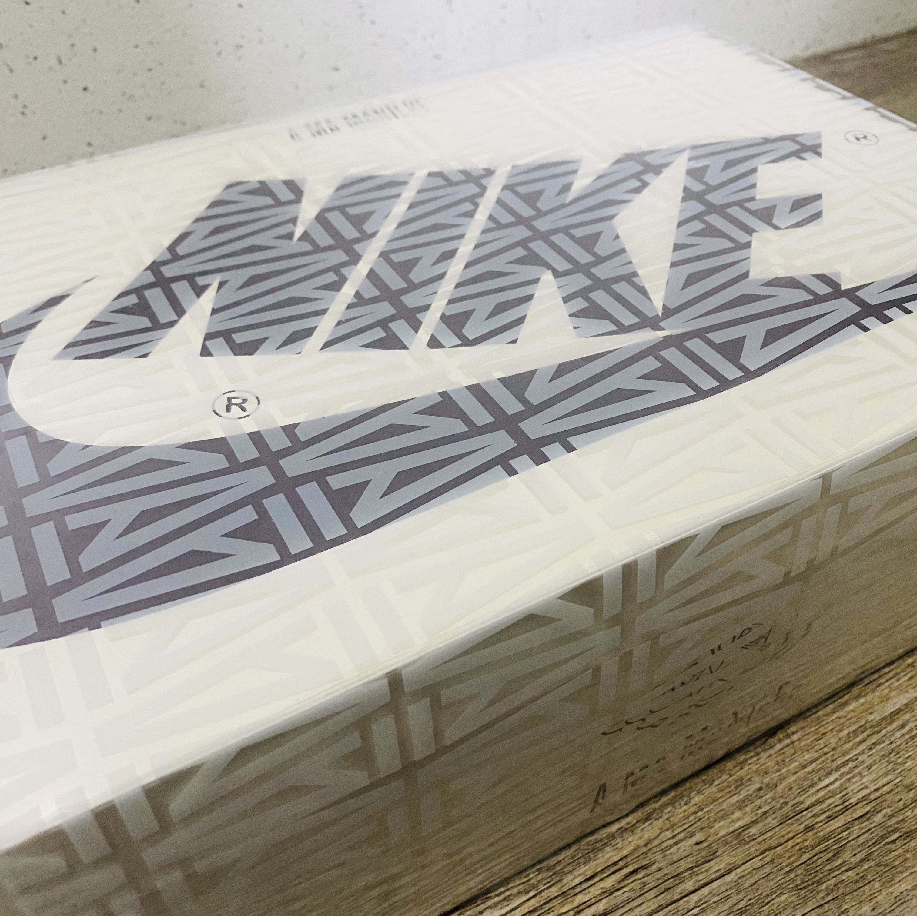Jordan 1 x A Ma Maniere Retro High OG SP Sail and Burgundy 착용 스타일 - 4