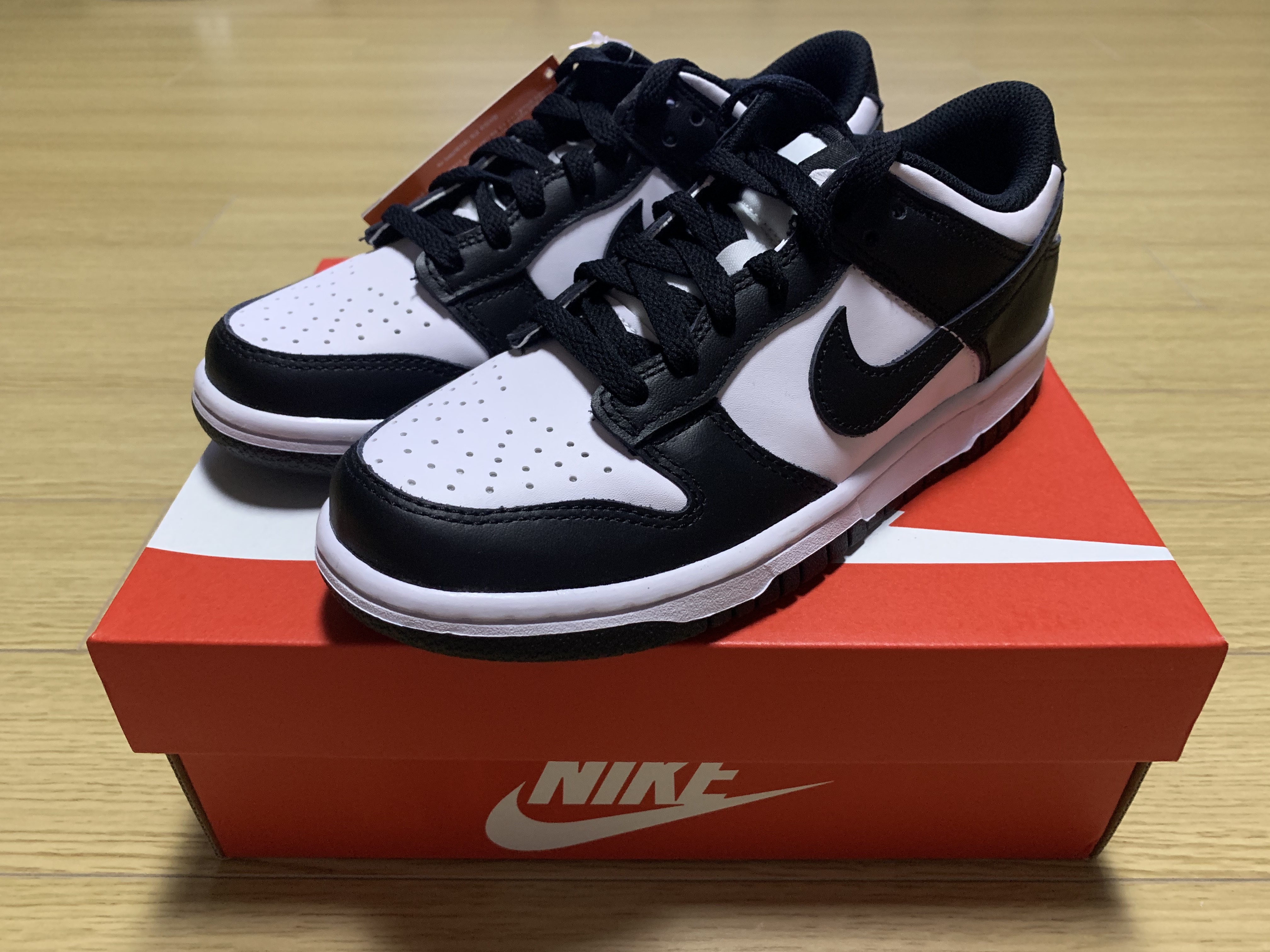 (GS) Nike Dunk Low Black 착용 스타일