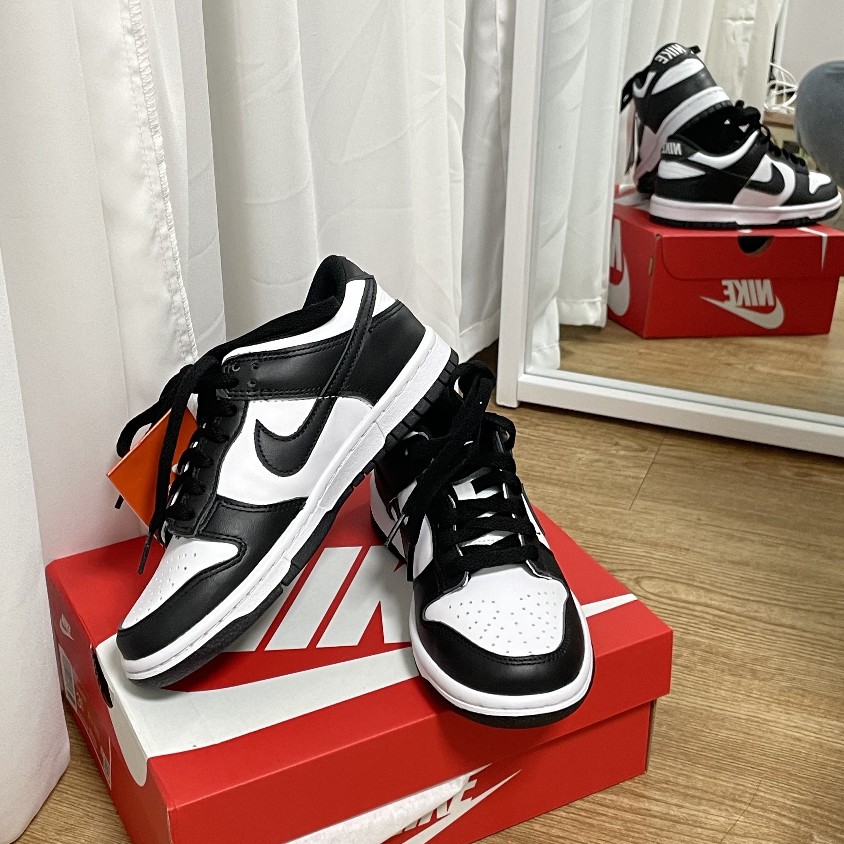 (GS) Nike Dunk Low Black 착용 스타일