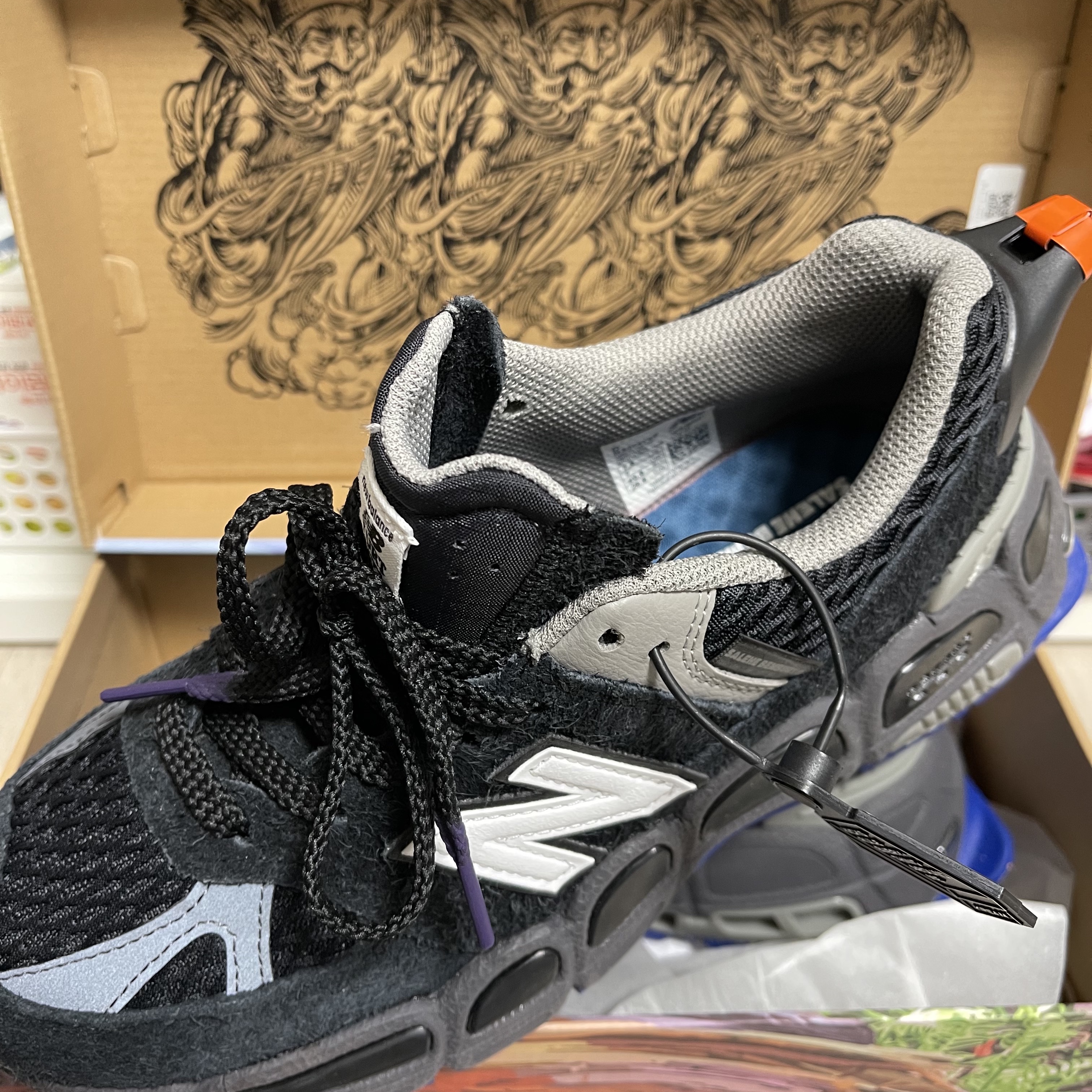 New Balance x Salehe Bembury 574 Yurt Black 착용 스타일