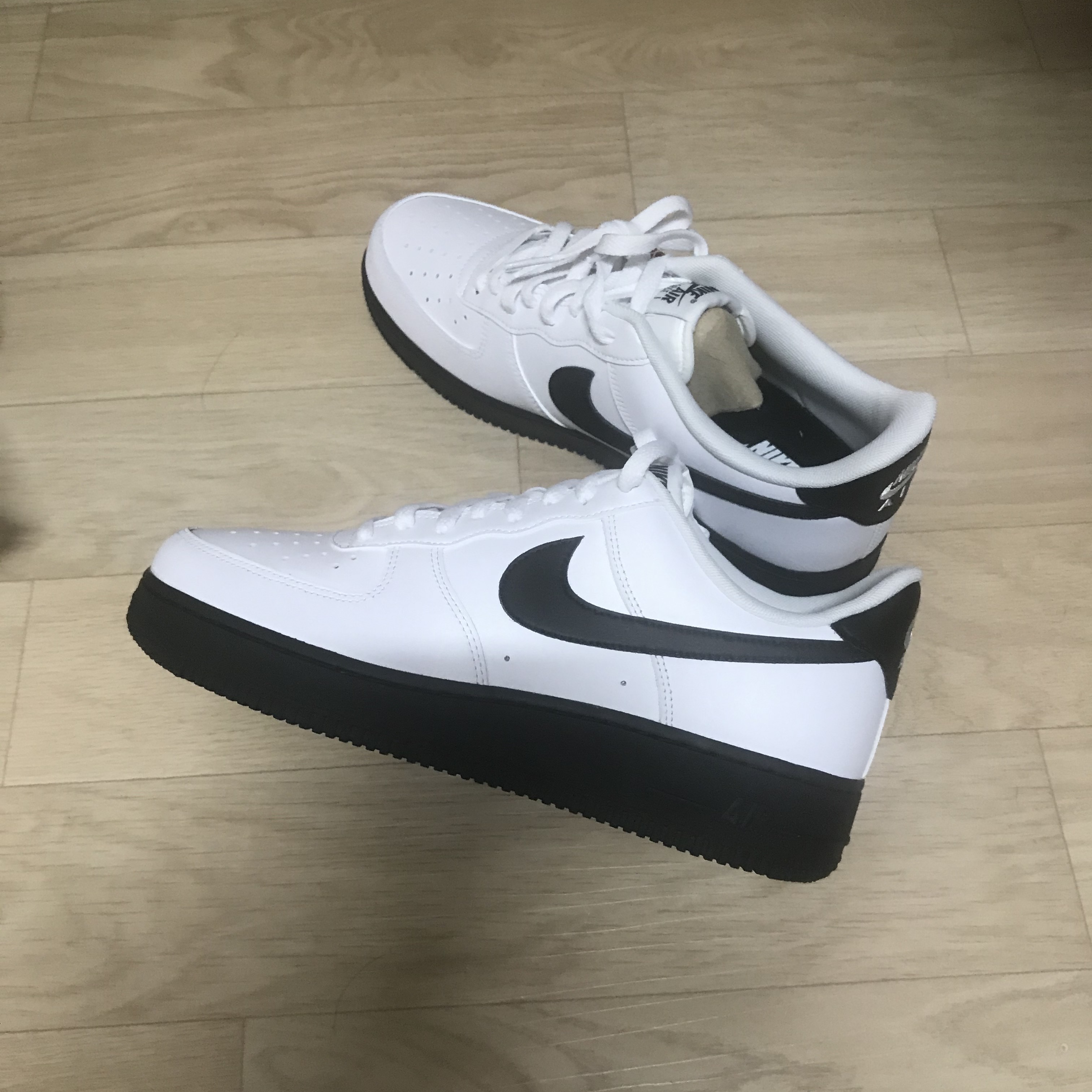 Nike Air Force 1 Low White Black Midsole 착용 스타일