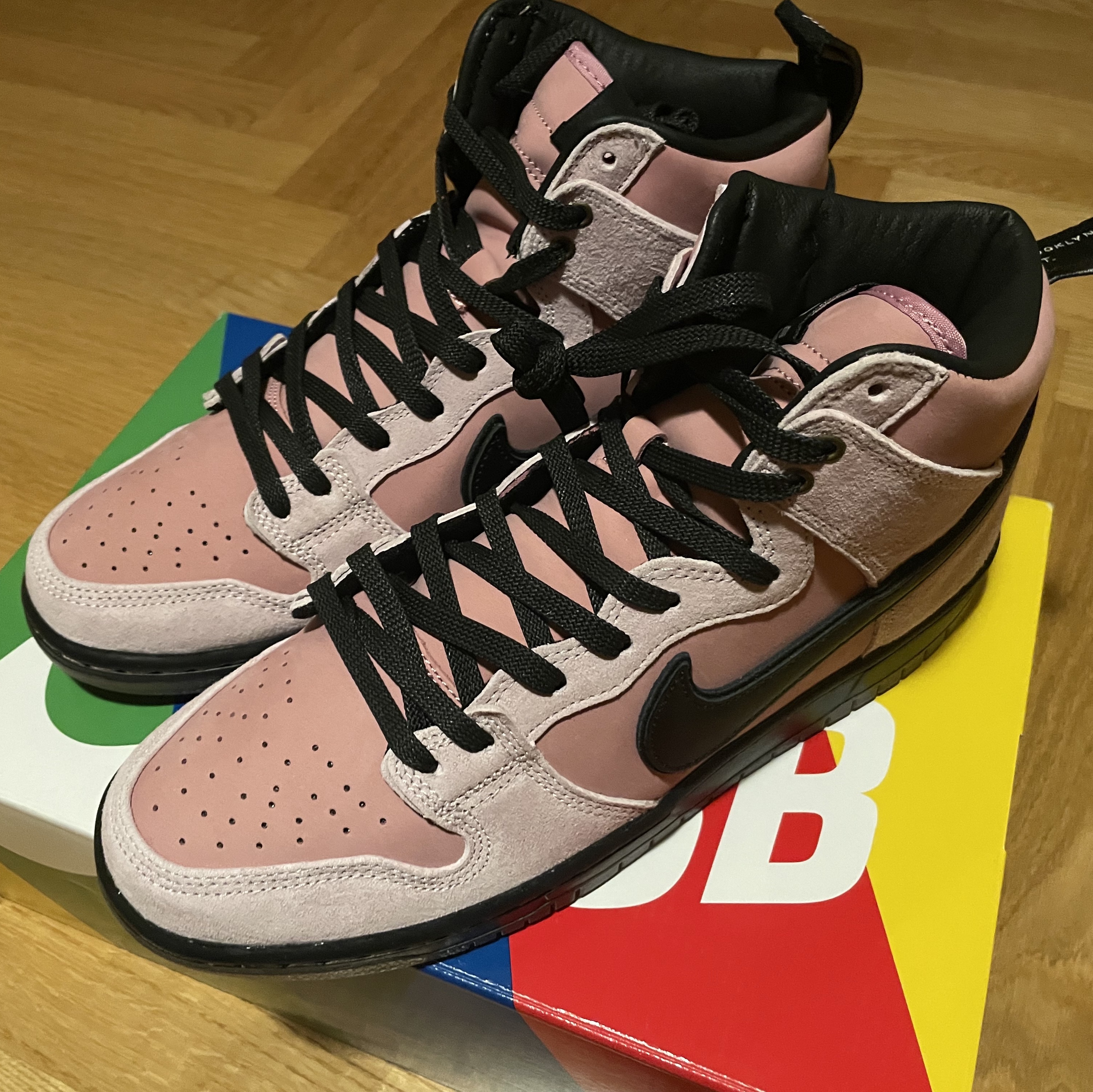 Nike x KCDC SB Dunk High Pro QS Elemental Pink 착용 스타일 - 1