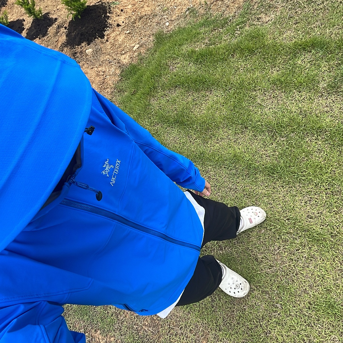 Arc'teryx Squamish Hoody Black, Arc'teryx Beta LT Jacket Black 착용 스타일 - 3