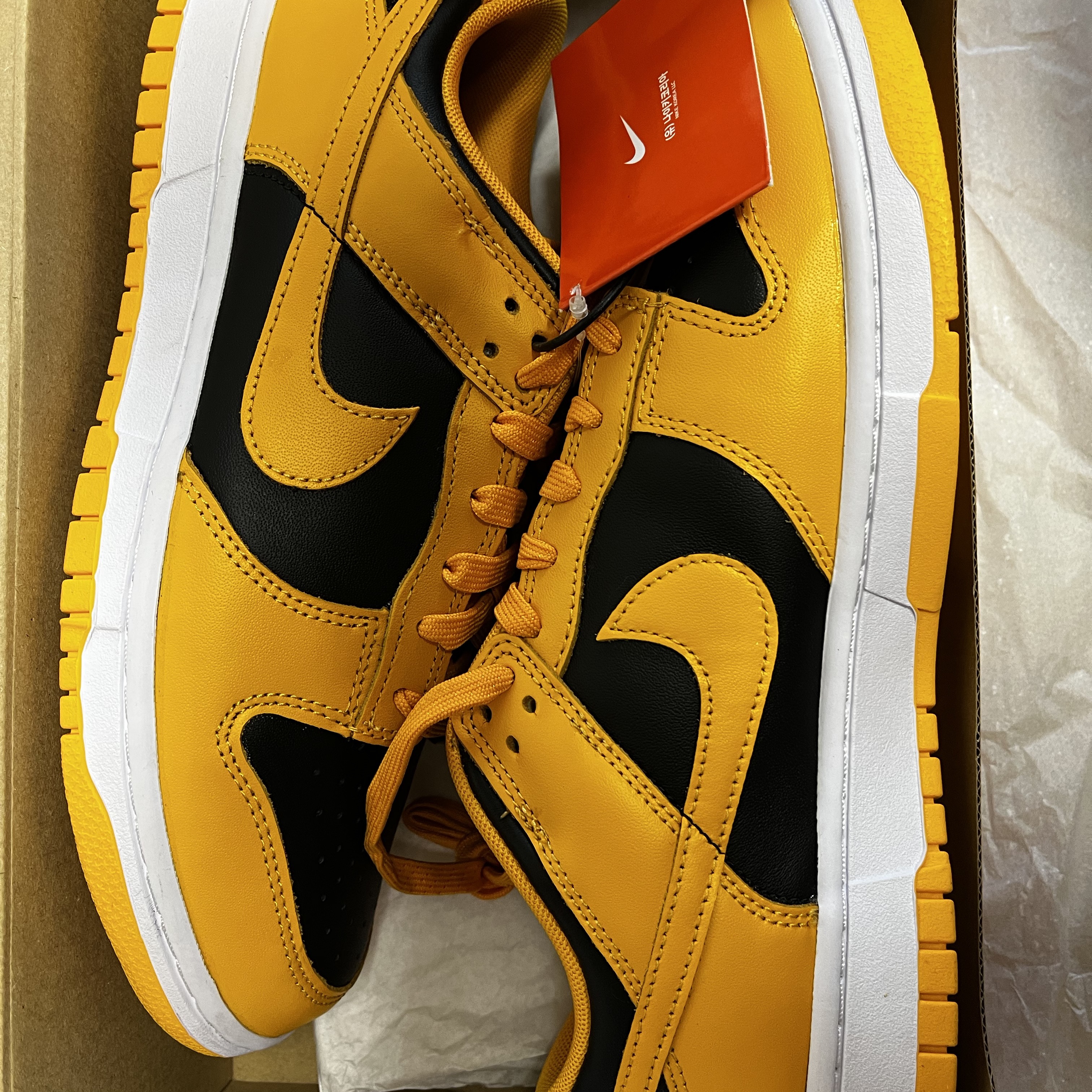 Nike Dunk Low Retro Championship Goldenrod 착용 스타일 - 1