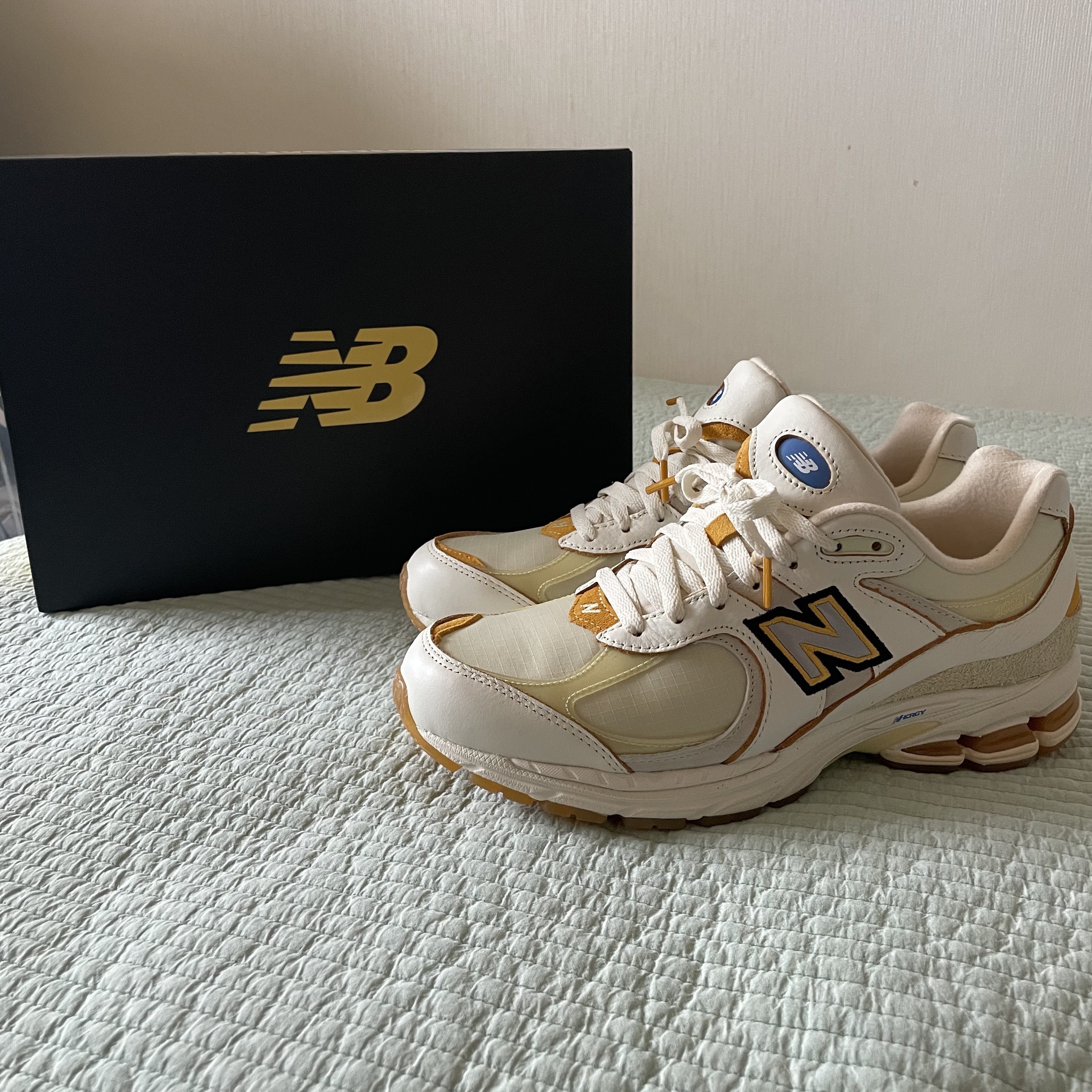 New Balance x Joe Freshgoods 2002R Conversations Amongst Us Beige 착용 스타일