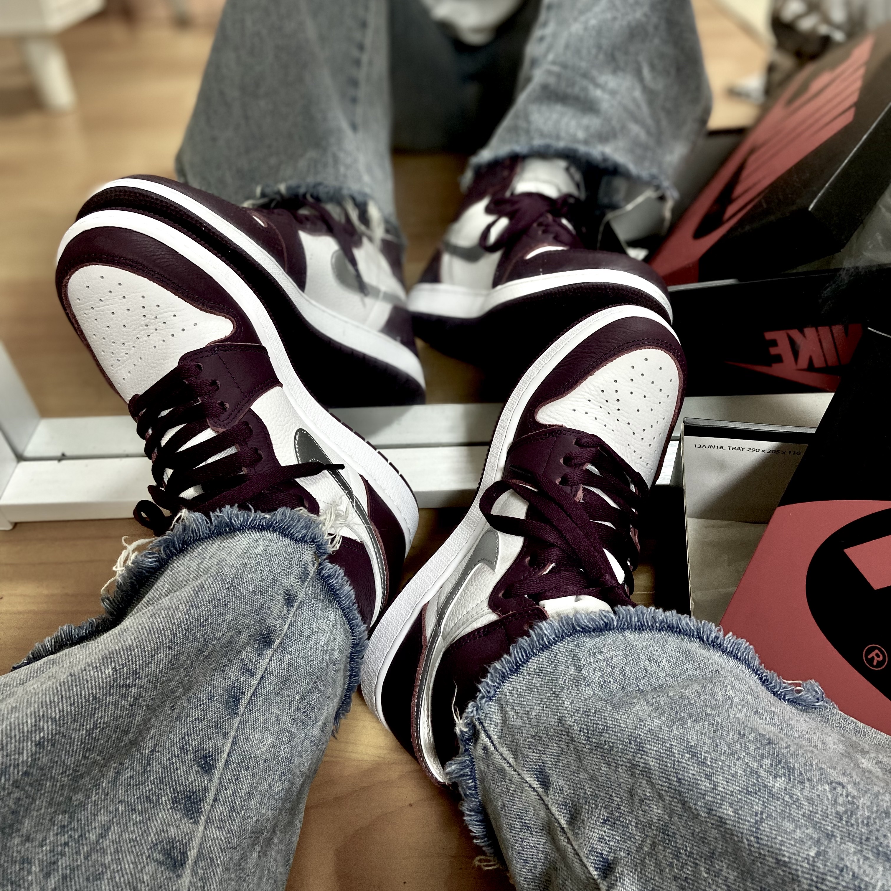 (GS) Jordan 1 Retro High OG Bordeaux, Jordan 1 Retro High OG Bordeaux 착용 스타일