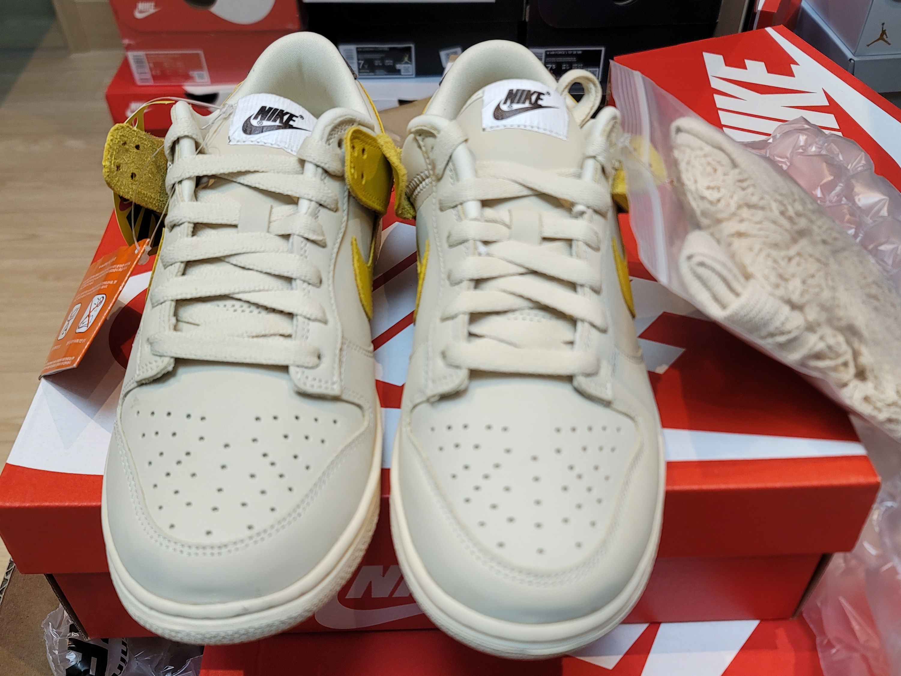 (W) Nike Dunk Low LX Banana 착용 스타일 - 1