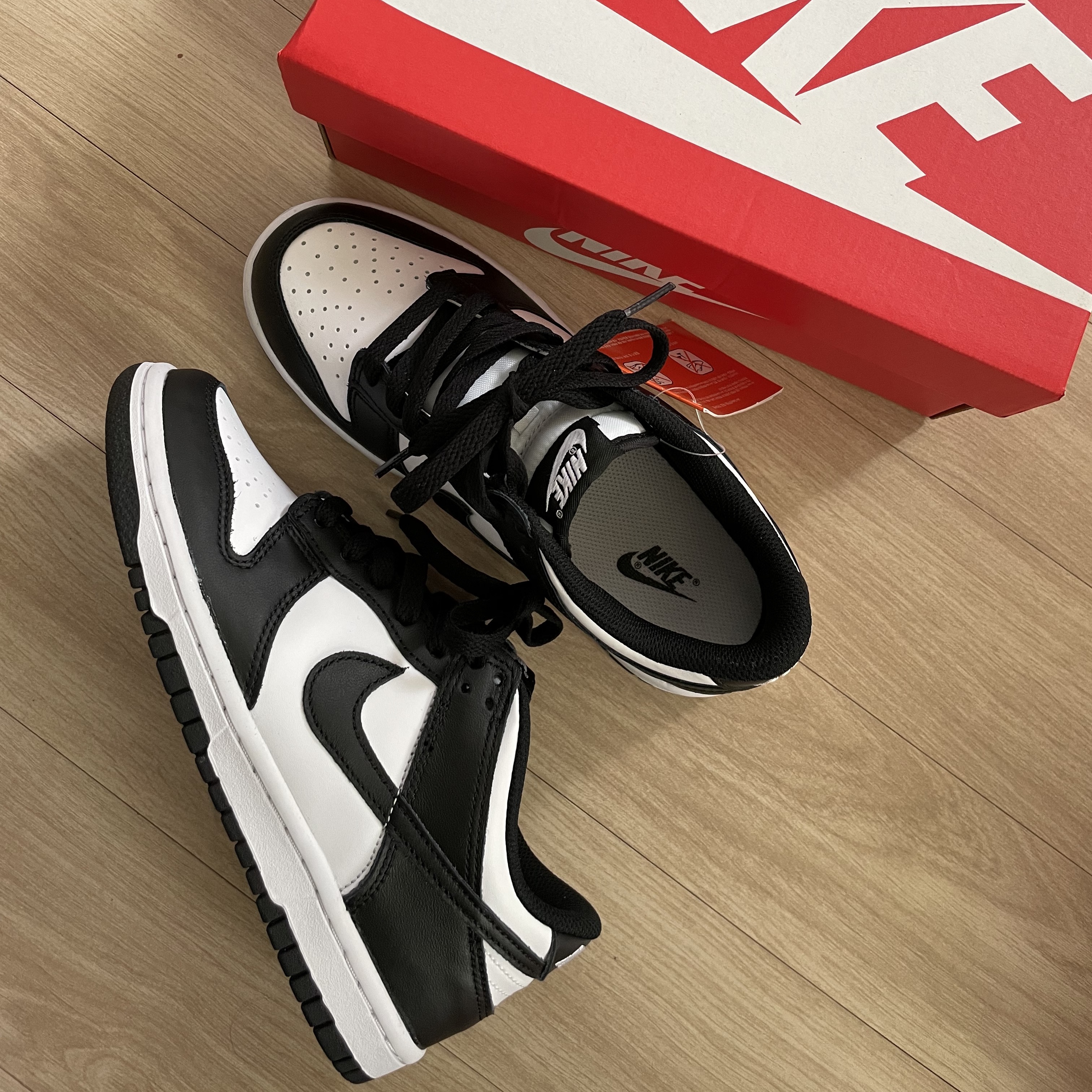 (GS) Nike Dunk Low Black 착용 스타일