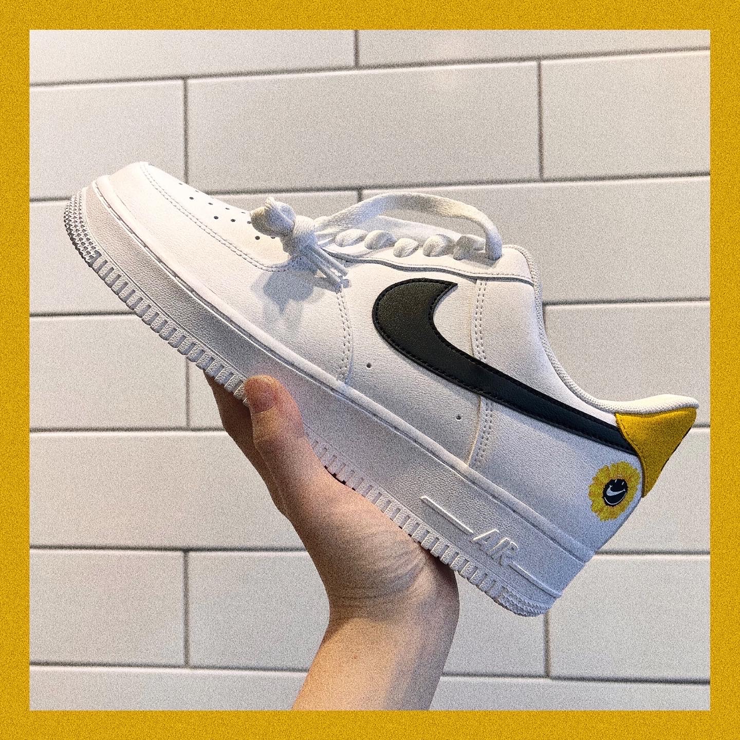 Nike Air Force 1 '07 LV8 2 Have a Nike Day 착용 스타일