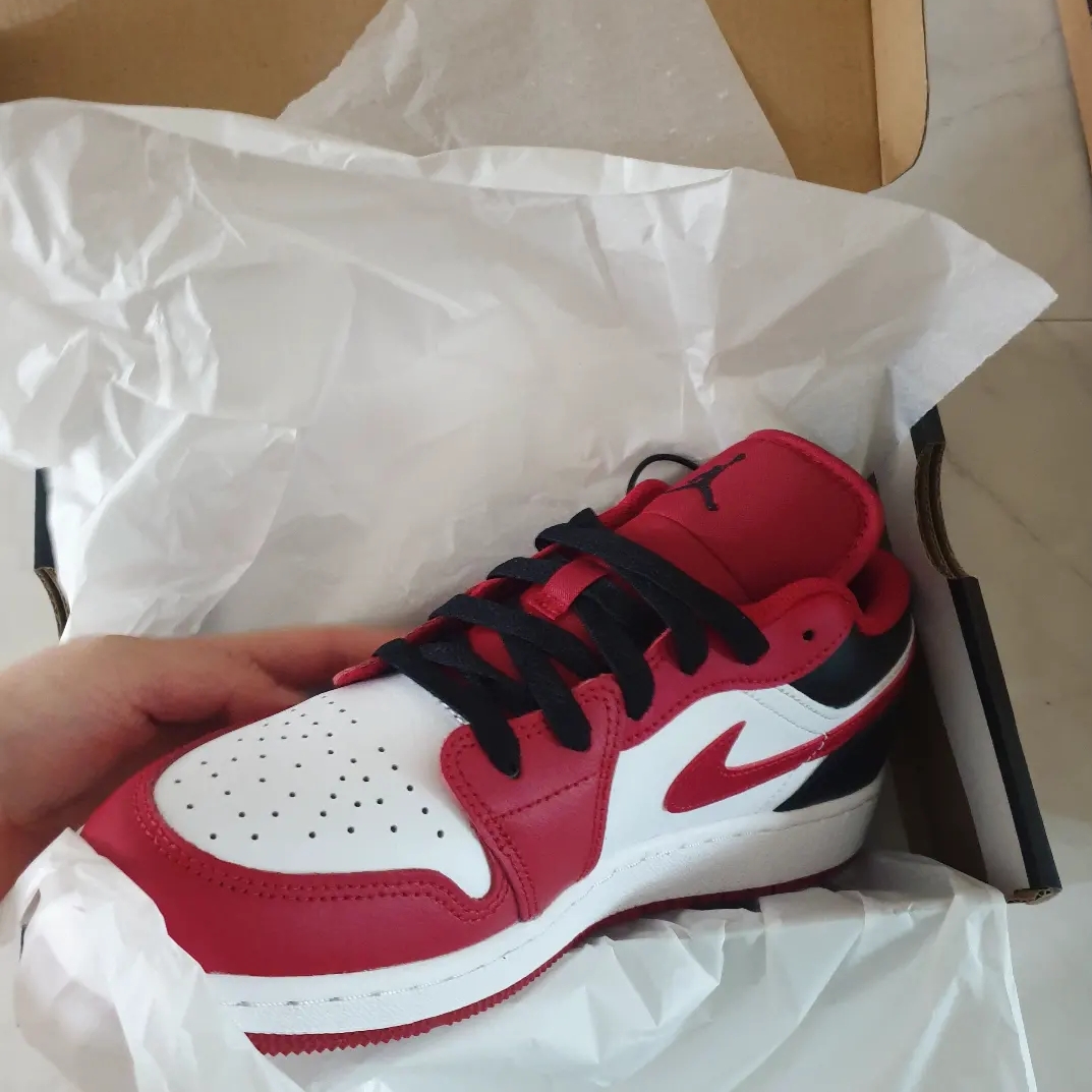 (GS) Jordan 1 Low White Gym Red Black 착용 스타일 - 3