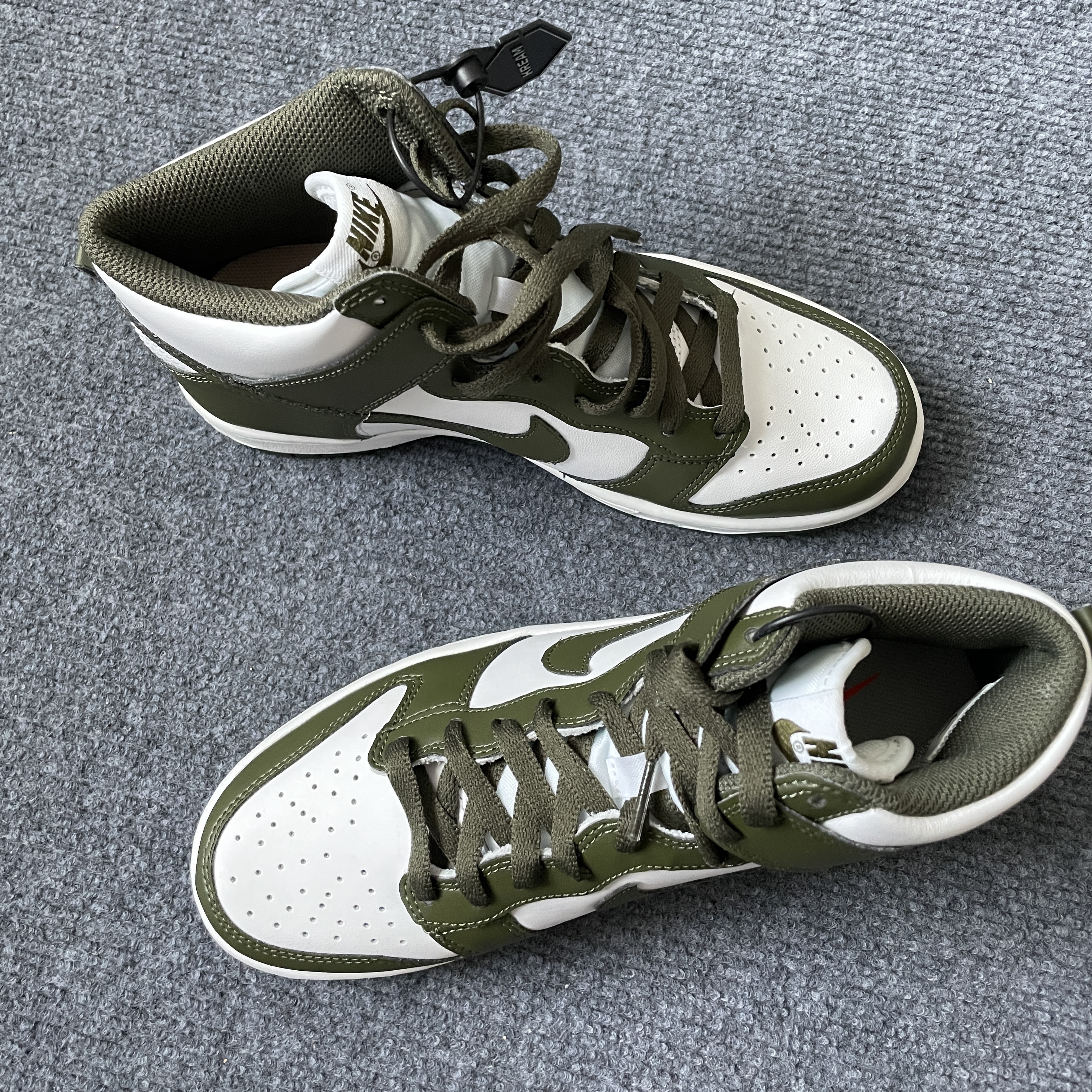 Nike Dunk High Retro Championship Khaki, (GS) Nike Dunk High Cargo Khaki 착용 스타일 - 2
