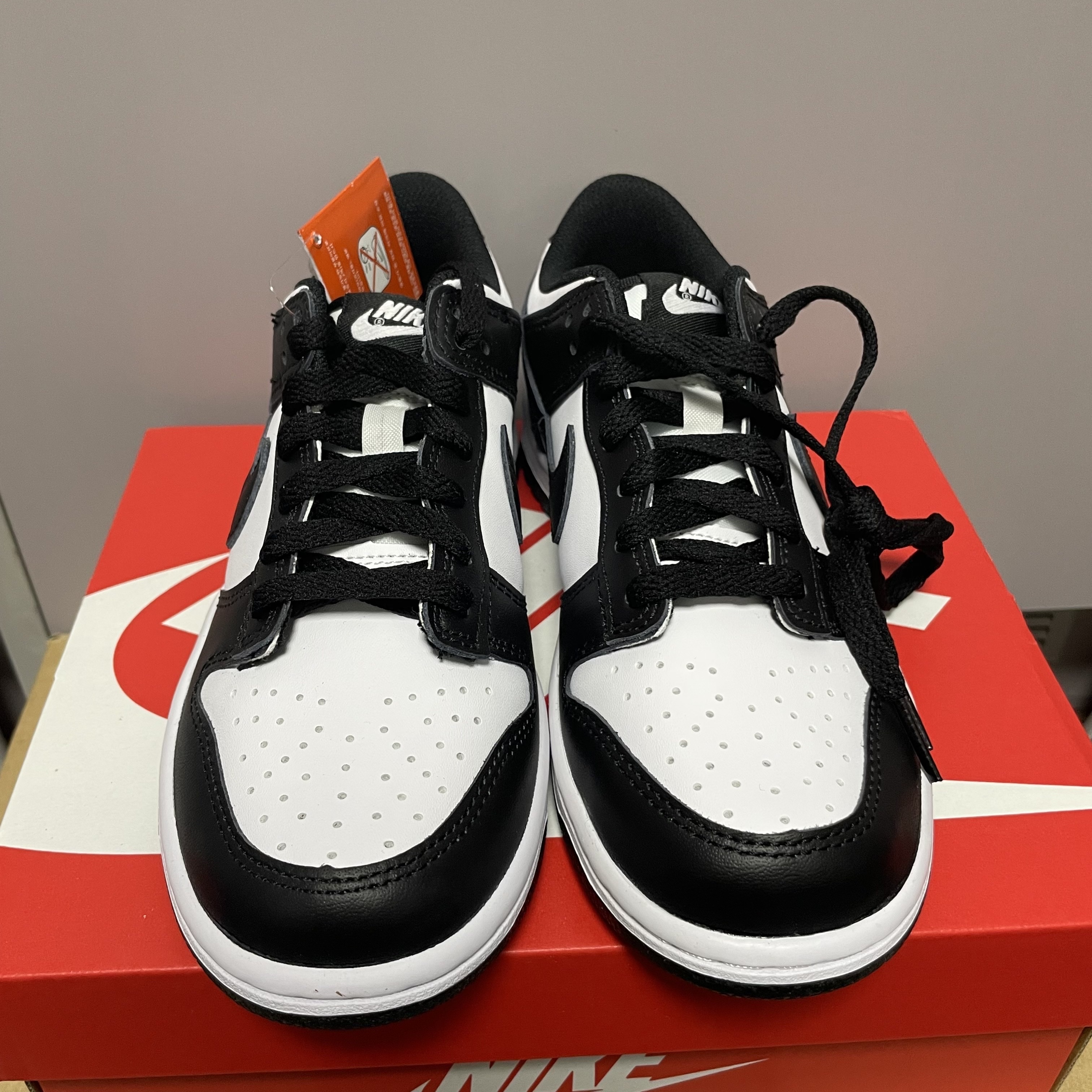 (GS) Nike Dunk Low Black 착용 스타일 - 2