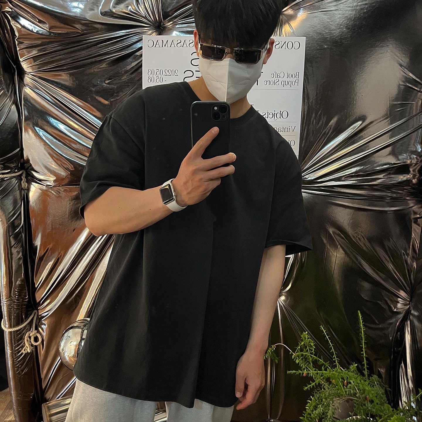 Essentials 3D Silicon Applique Boxy T-Shirt Dark Slate/Black 2020 착용 스타일