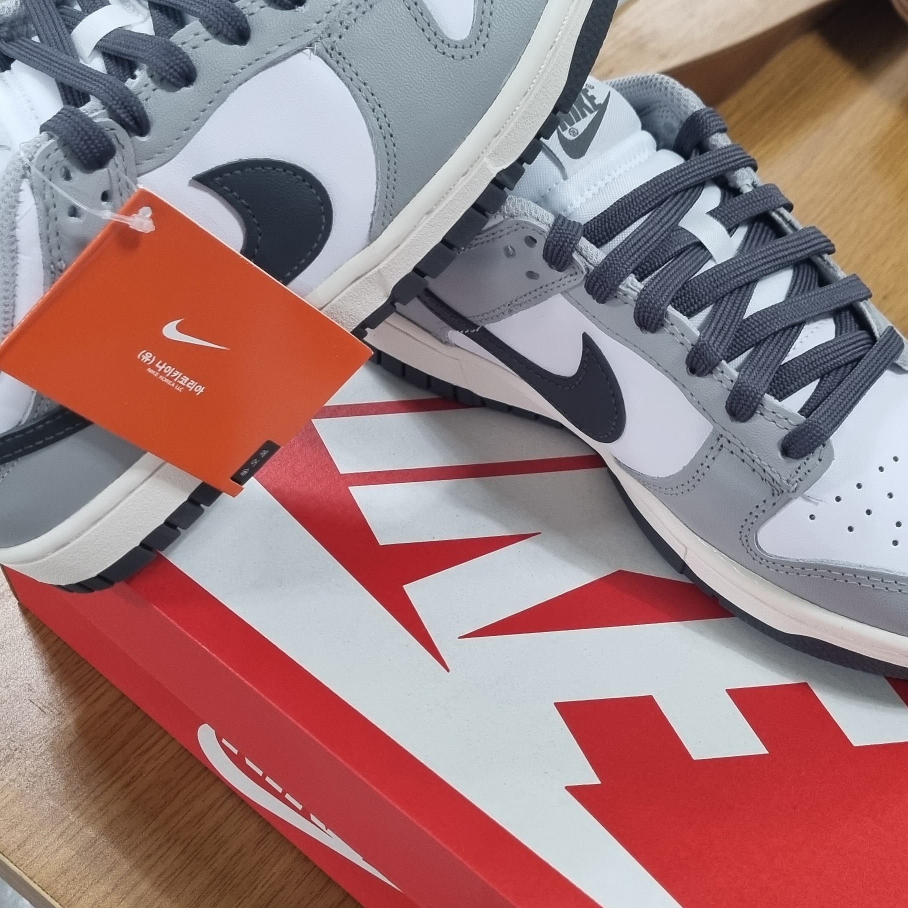 (W) Nike Dunk Low Light Smoke Grey 착용 스타일 - 2