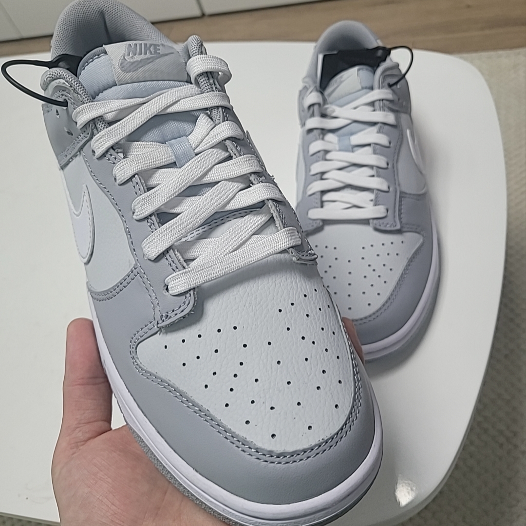 Nike Dunk Low Retro Wolf Grey 착용 스타일 - 2