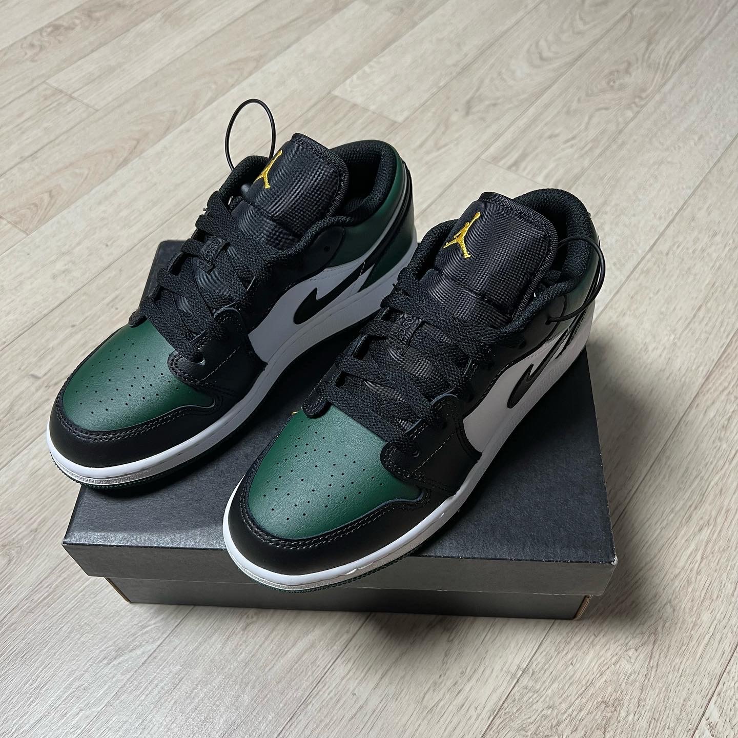 (GS) Jordan 1 Low Green Toe 착용 스타일 - 1