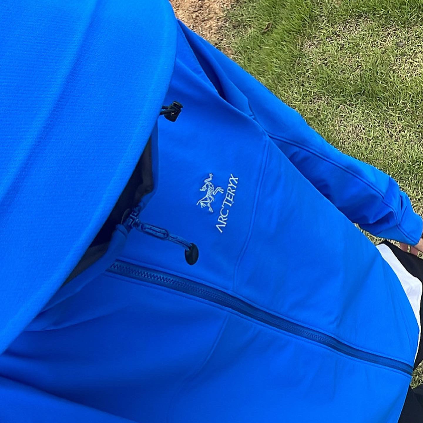 Arc'teryx Squamish Hoody Black, Arc'teryx Beta LT Jacket Black 착용 스타일 - 1