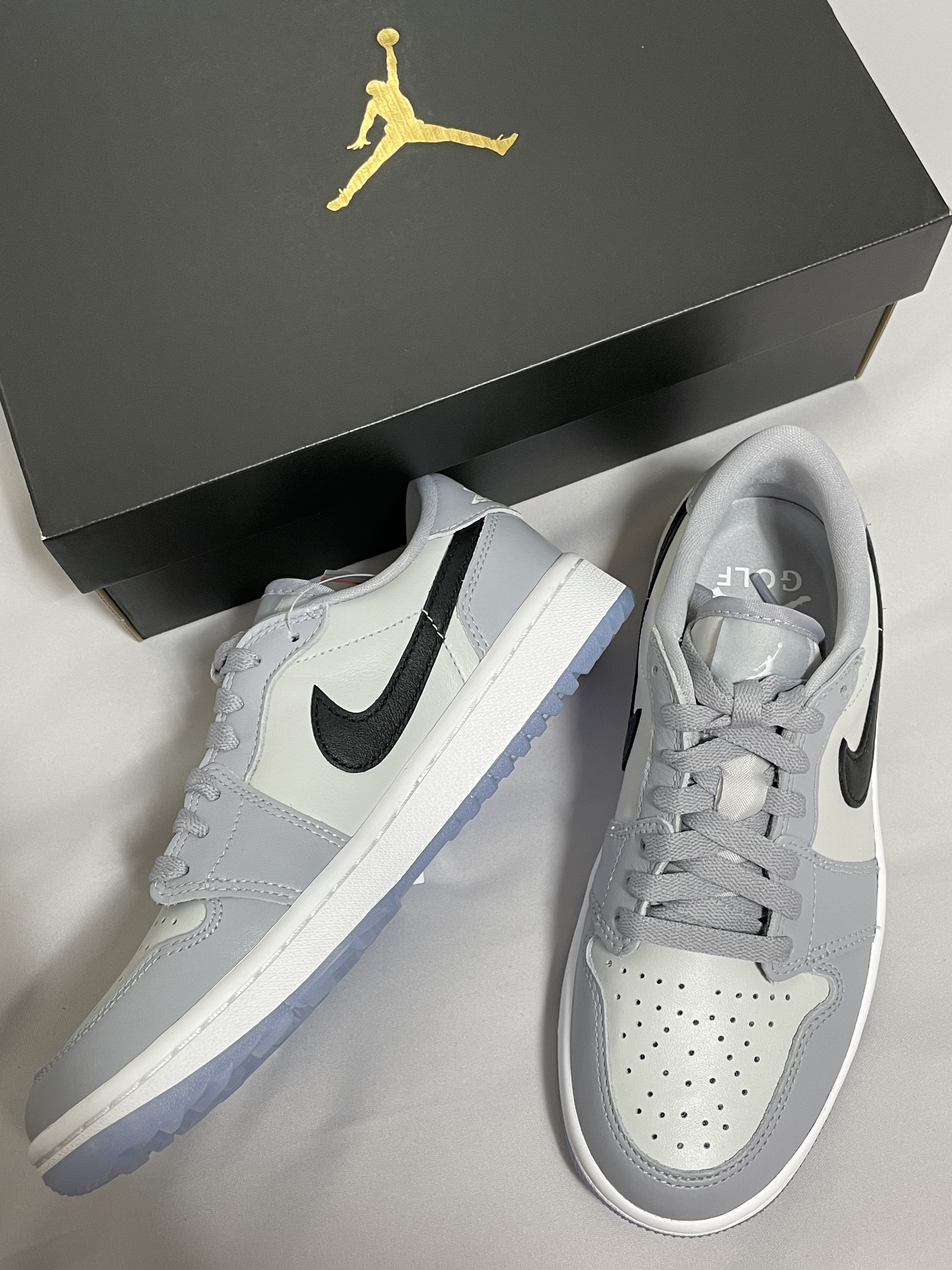 Jordan 1 Low Golf Wolf Grey 착용 스타일 - 1